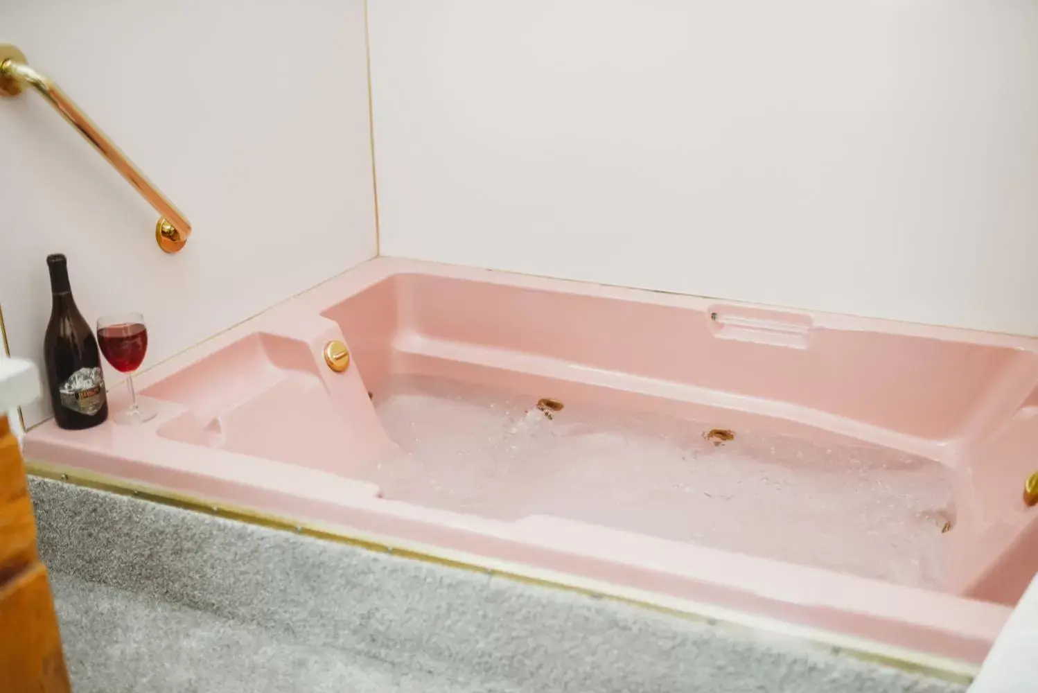 Bath, Bathroom in Juan de Fuca Cottages