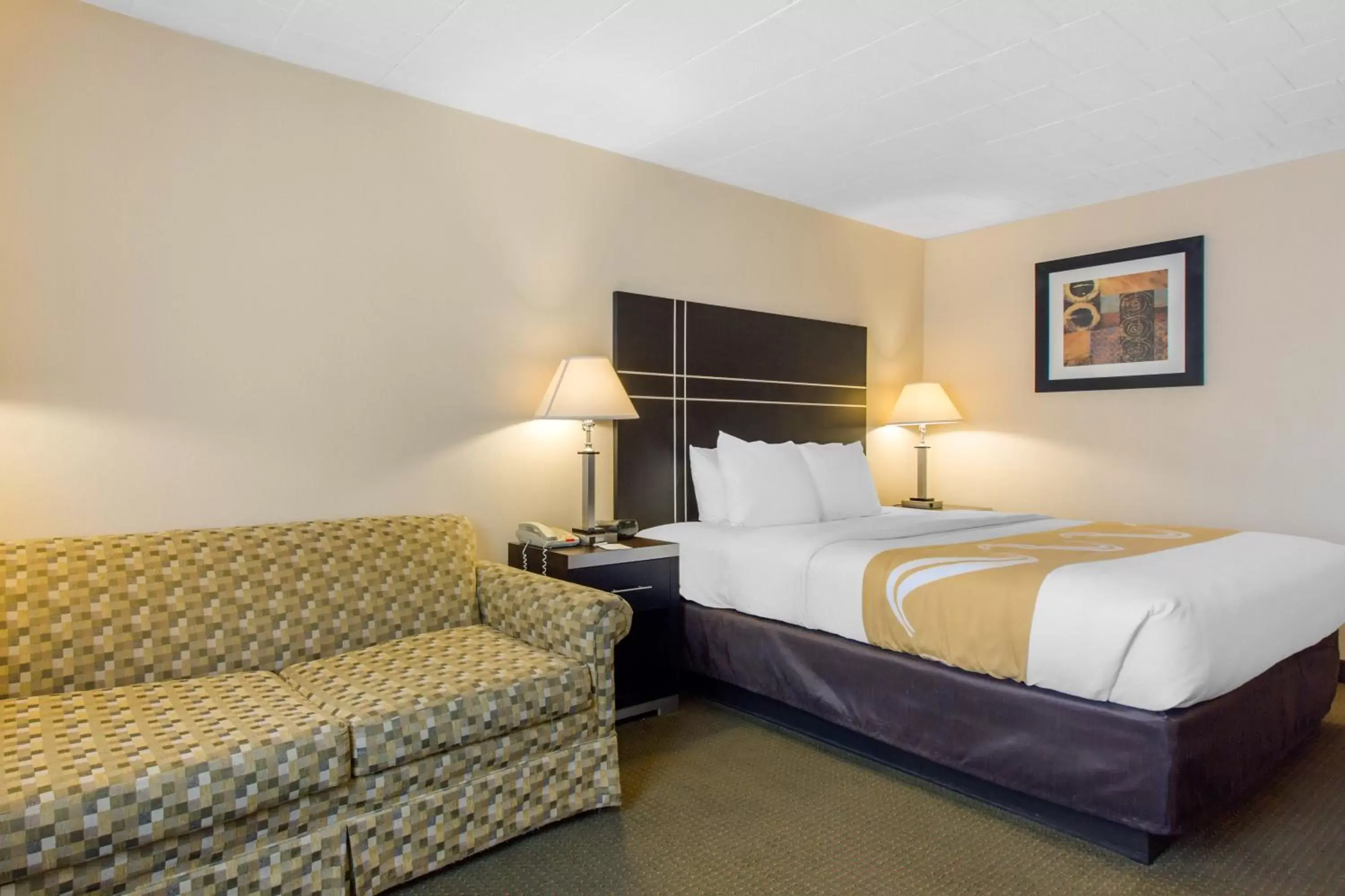 King Room in Quality Inn Ledgewood - Dover