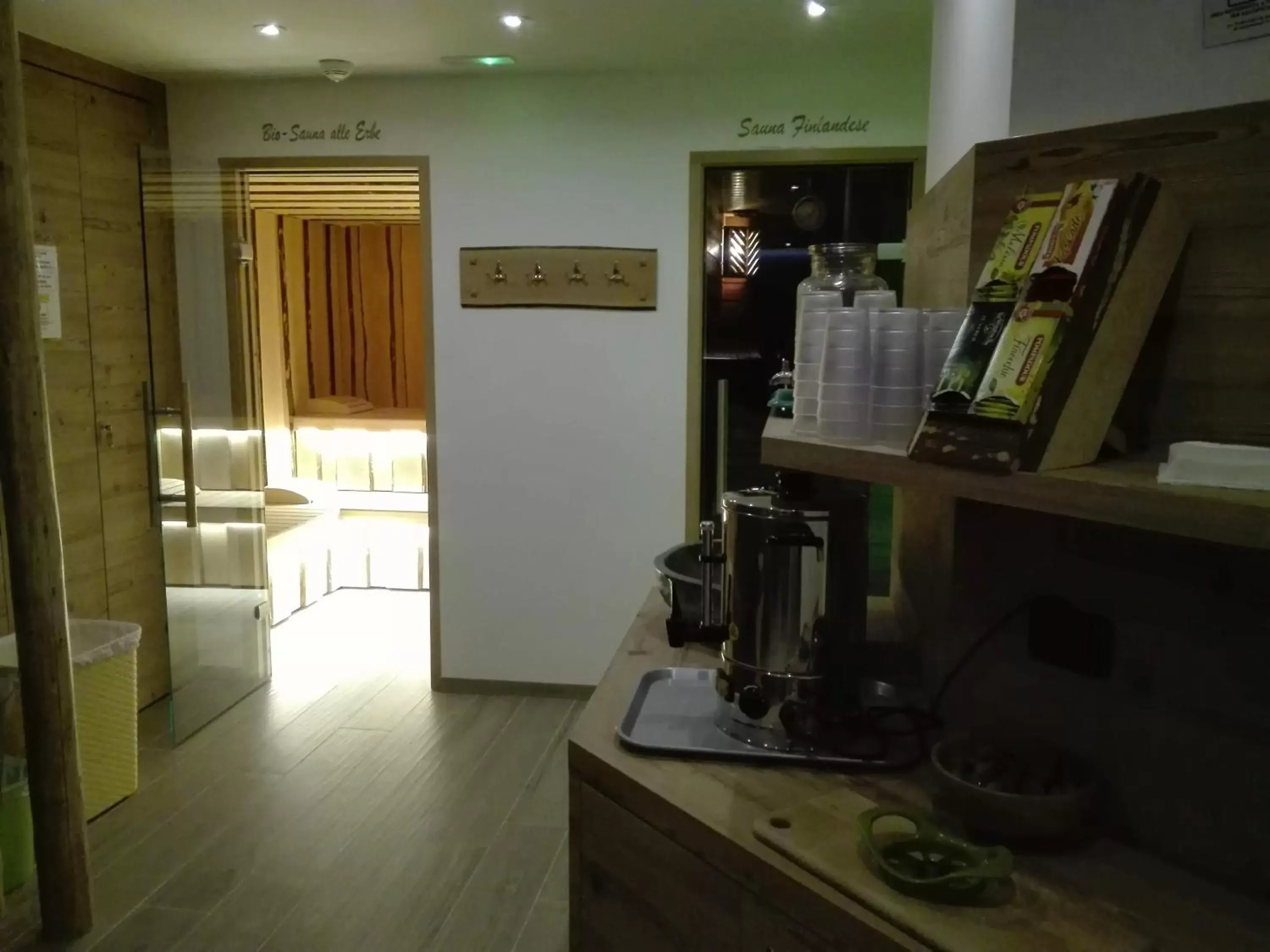 Sauna, Kitchen/Kitchenette in Hotel Denny