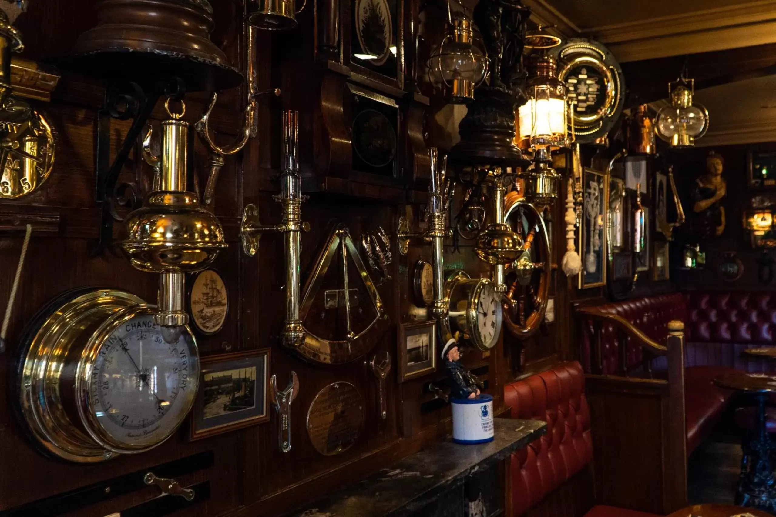 Living room in The Olde Ship Inn