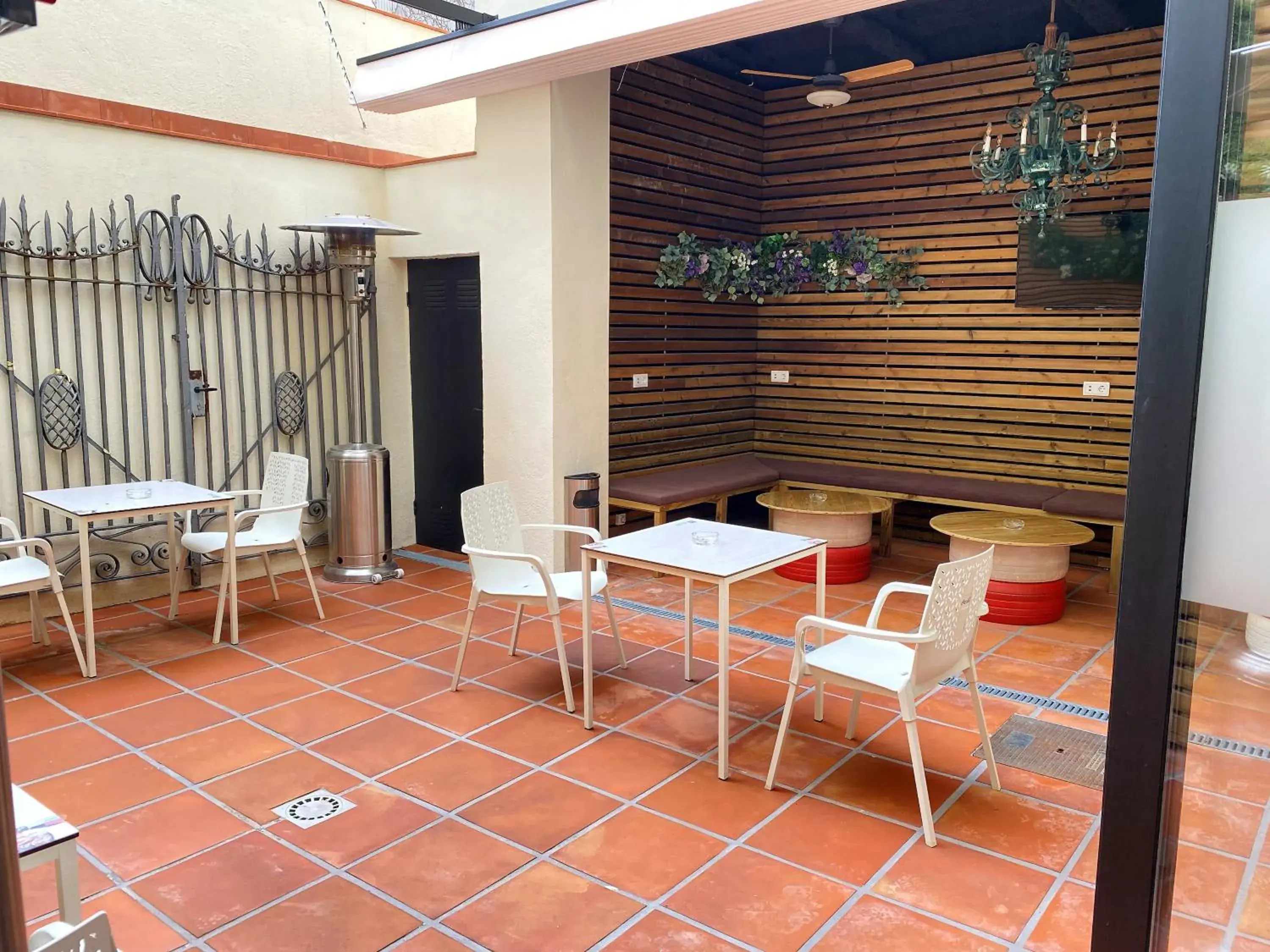 Balcony/Terrace, Restaurant/Places to Eat in BCN Urbaness Hotels Bonavista