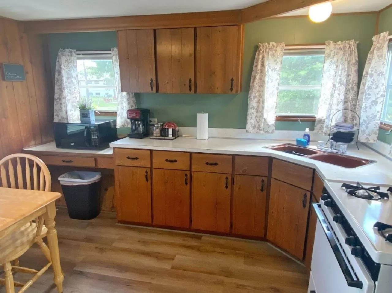 Coffee/tea facilities in Waterway Inn