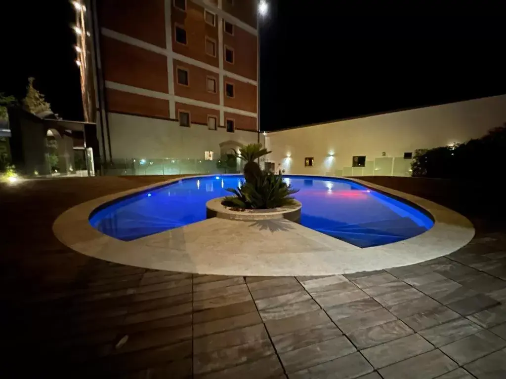 Swimming Pool in Hotel PentHouse