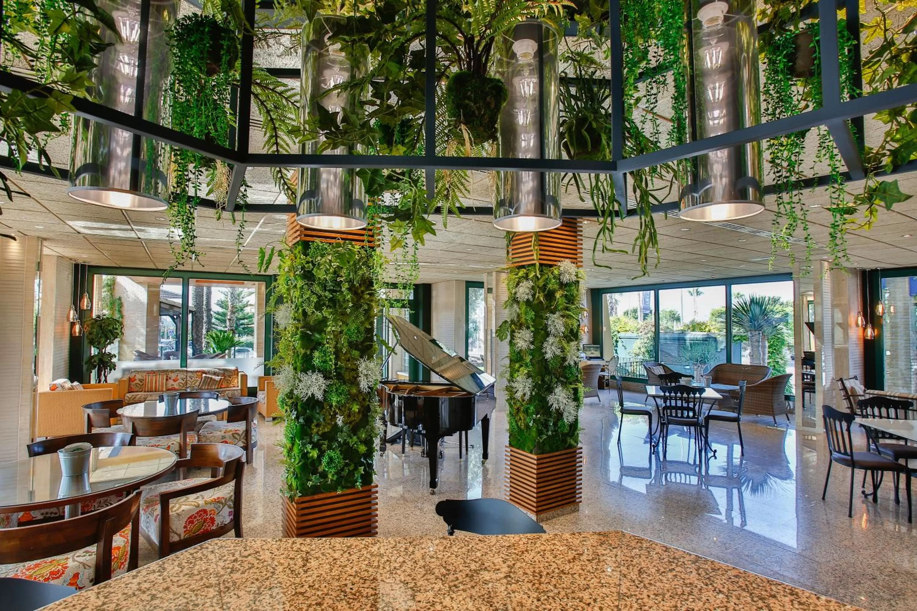 Lounge or bar in Hotel La Laguna Spa & Golf