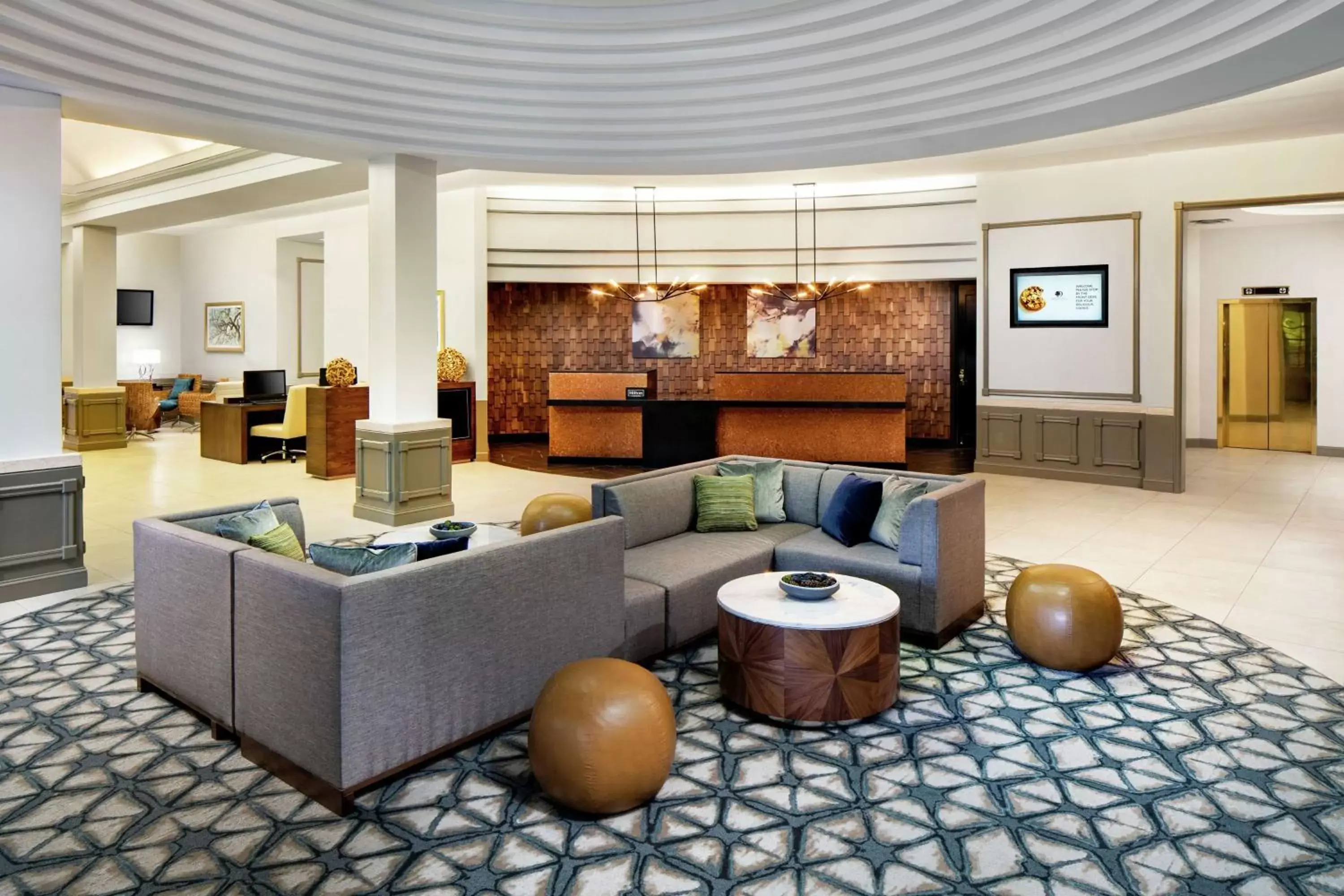 Lobby or reception in DoubleTree by Hilton Nashua