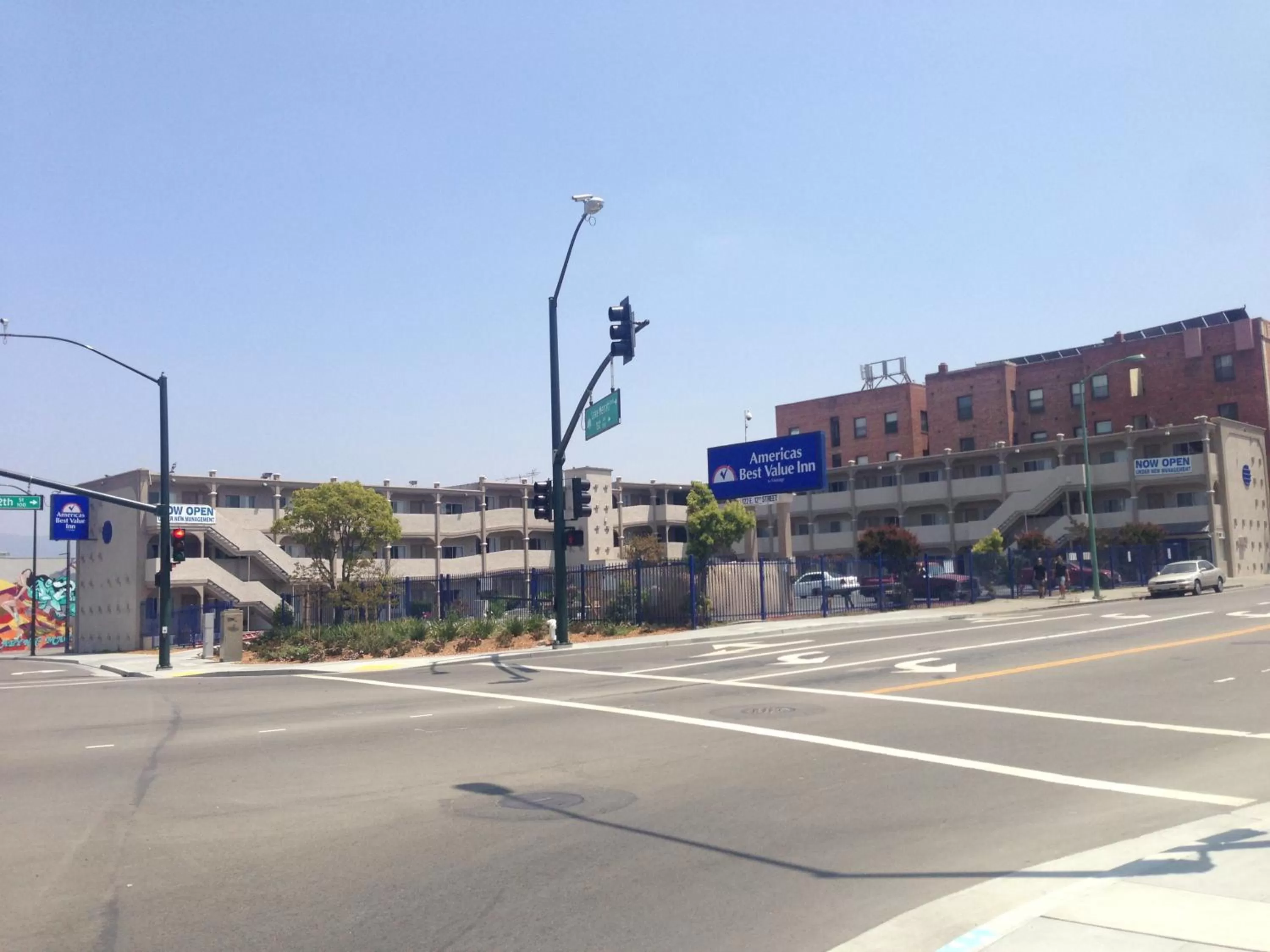 Facade/entrance in Americas Best Value Inn - Downtown Oakland/Lake Merritt