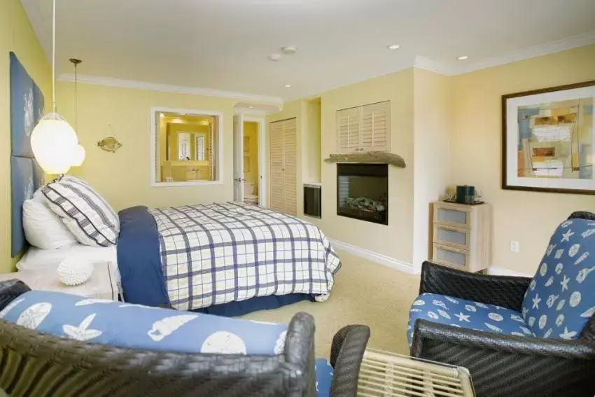Bedroom, Seating Area in Rockwater Secret Cove Resort