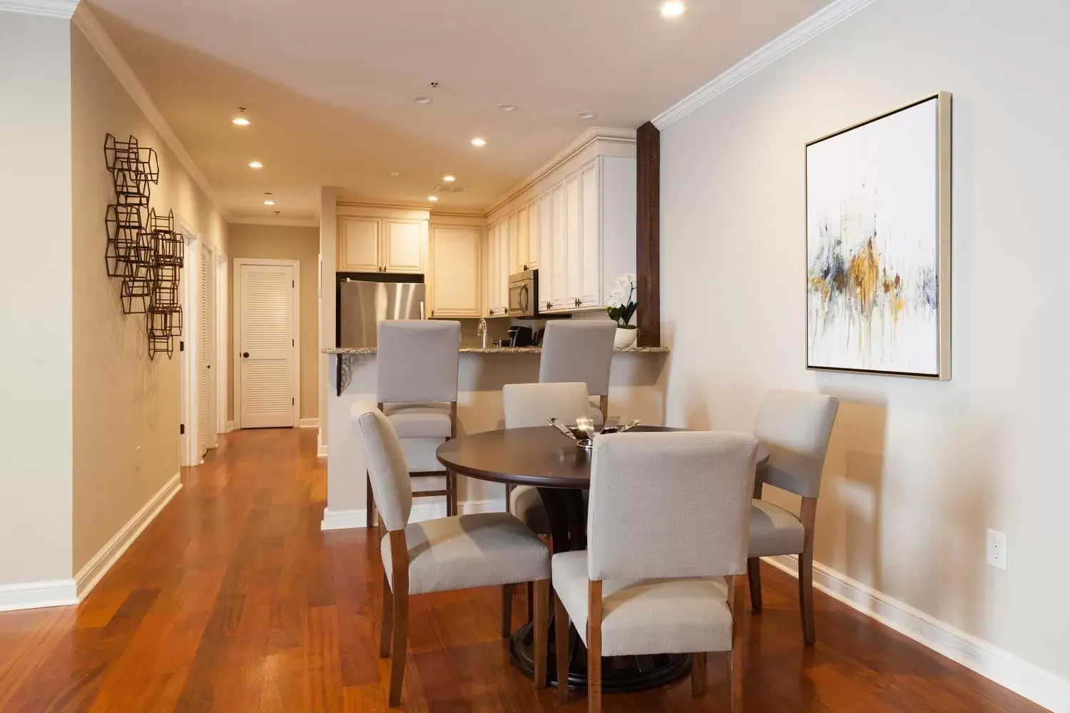 Kitchen or kitchenette, Dining Area in The Quarters on King