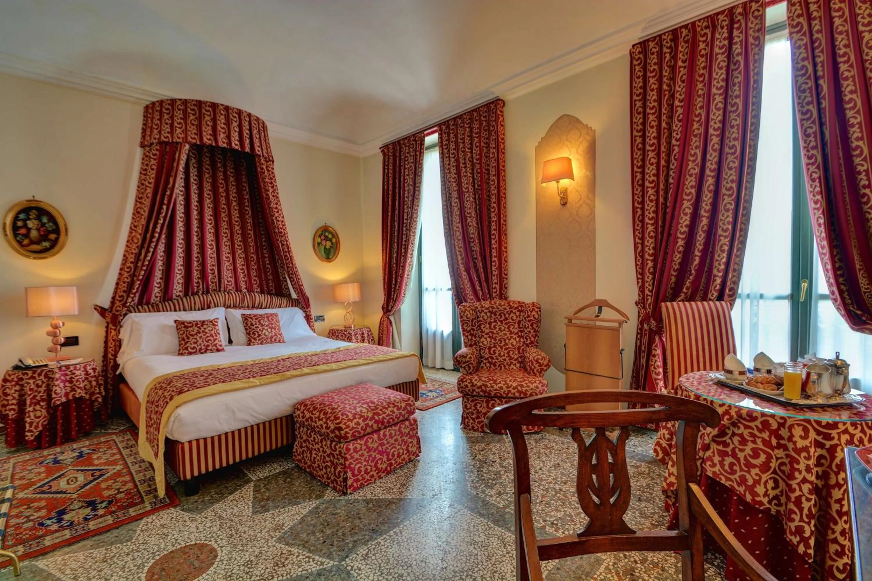 Photo of the whole room, Bed in Best Western Hotel Genio