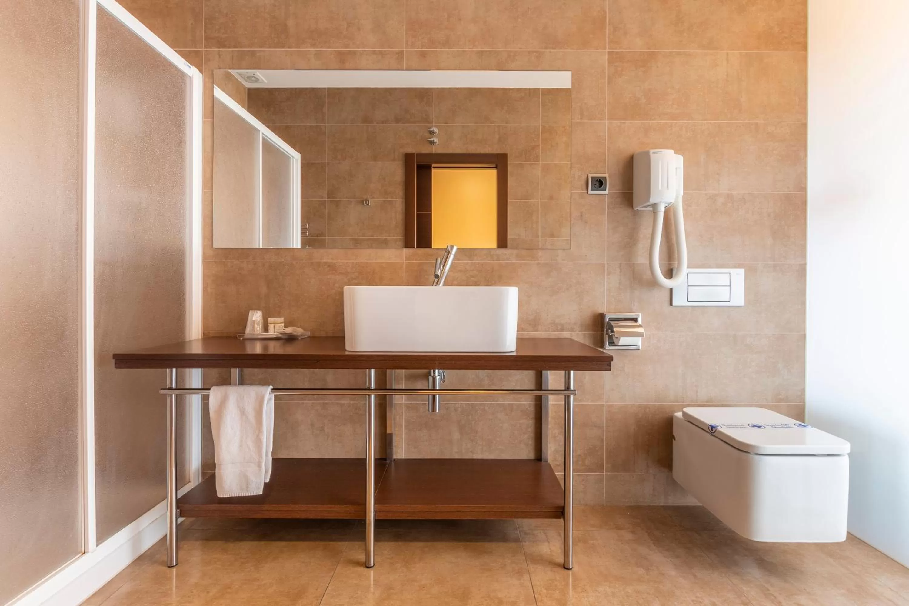 Toilet in Fuente del Miro