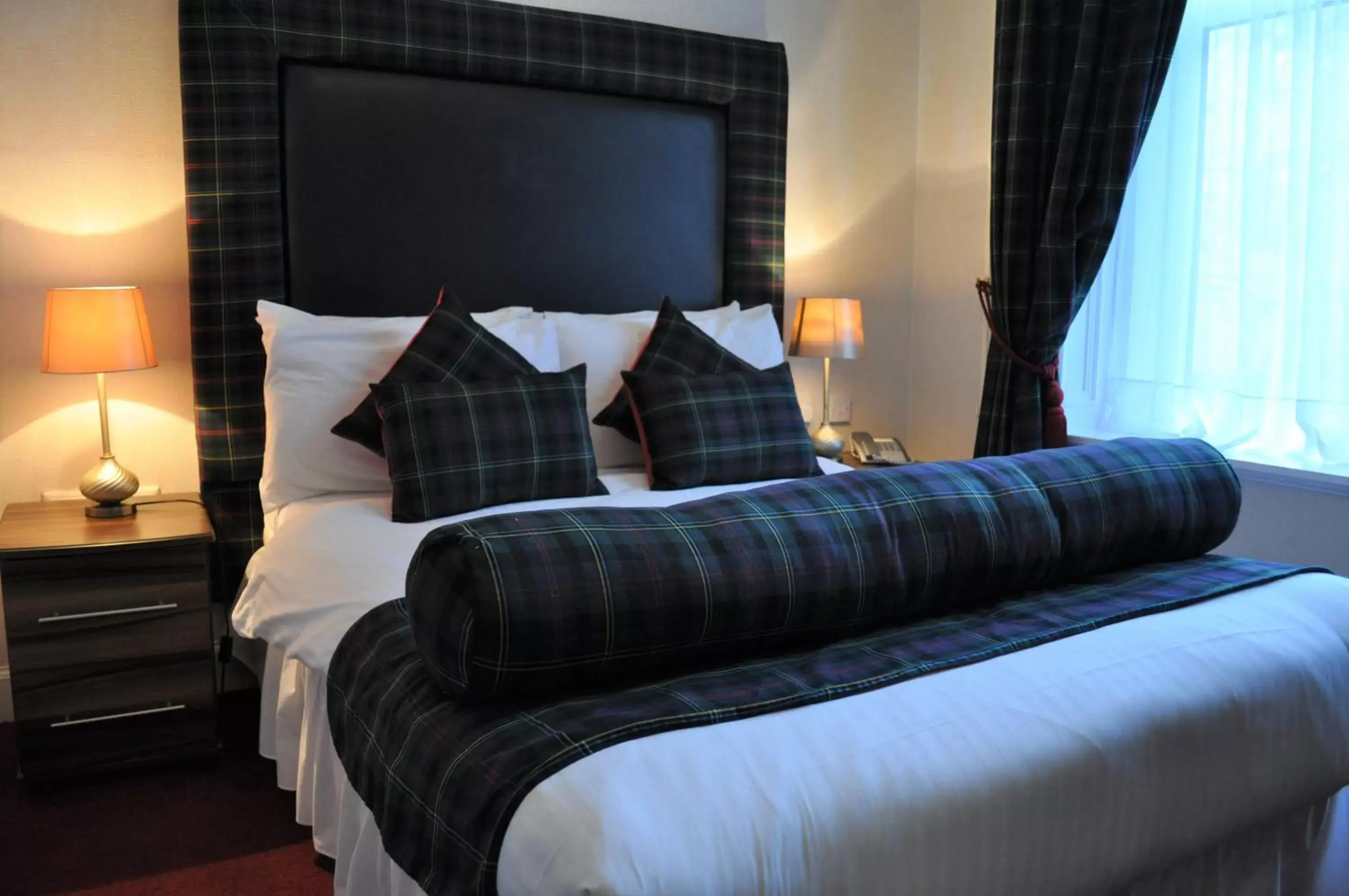 Bedroom, Bed in Argyll Hotel