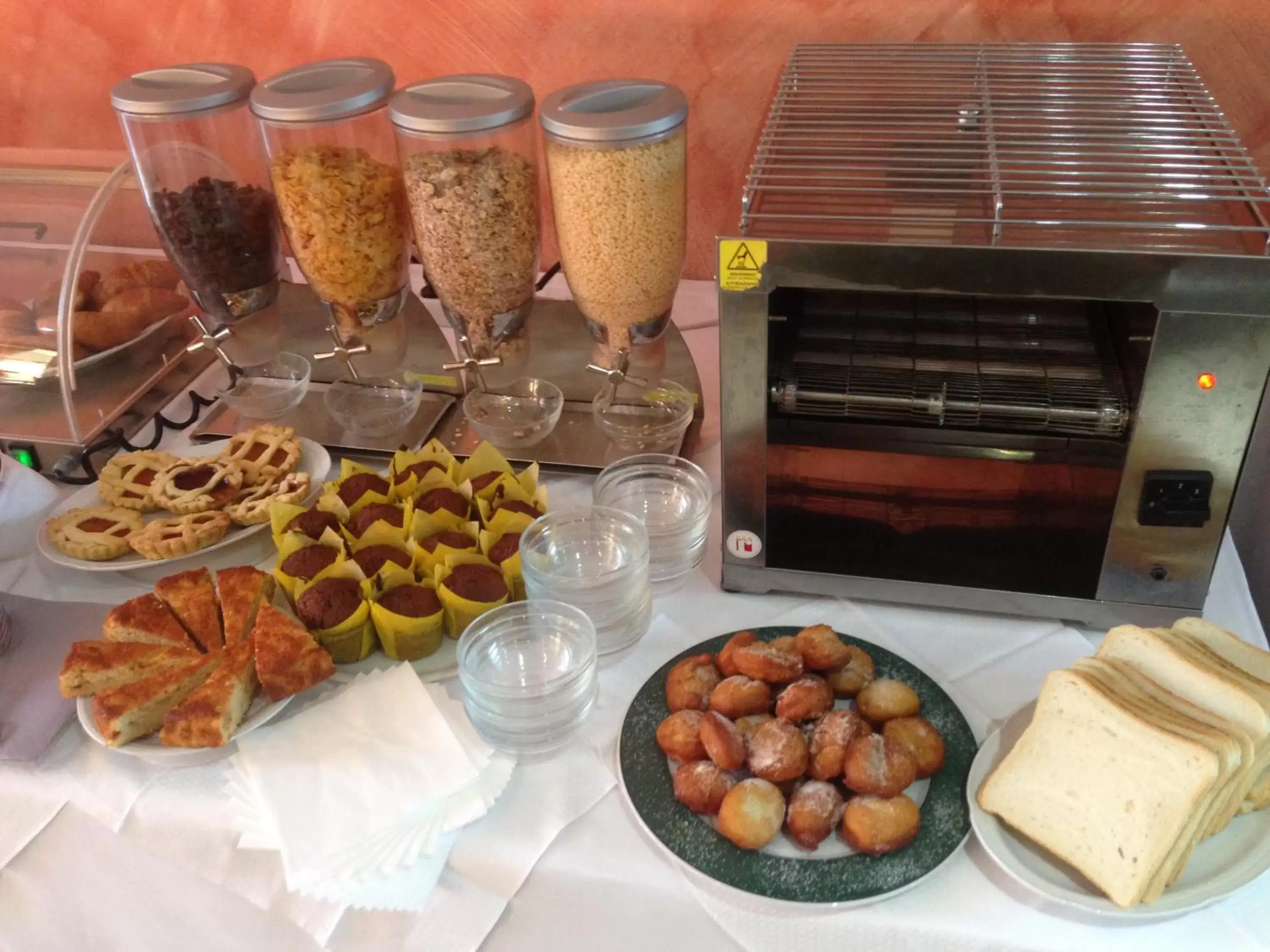 English/Irish breakfast in Green Hotel Ninfa English/Irish breakfast in Green Hotel Ninfa