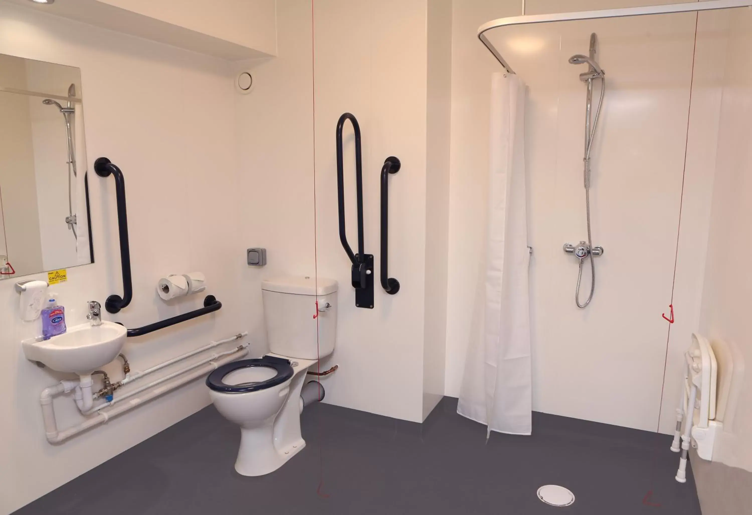 Bathroom in Harbour Spring, Peterhead by Marston's Inns