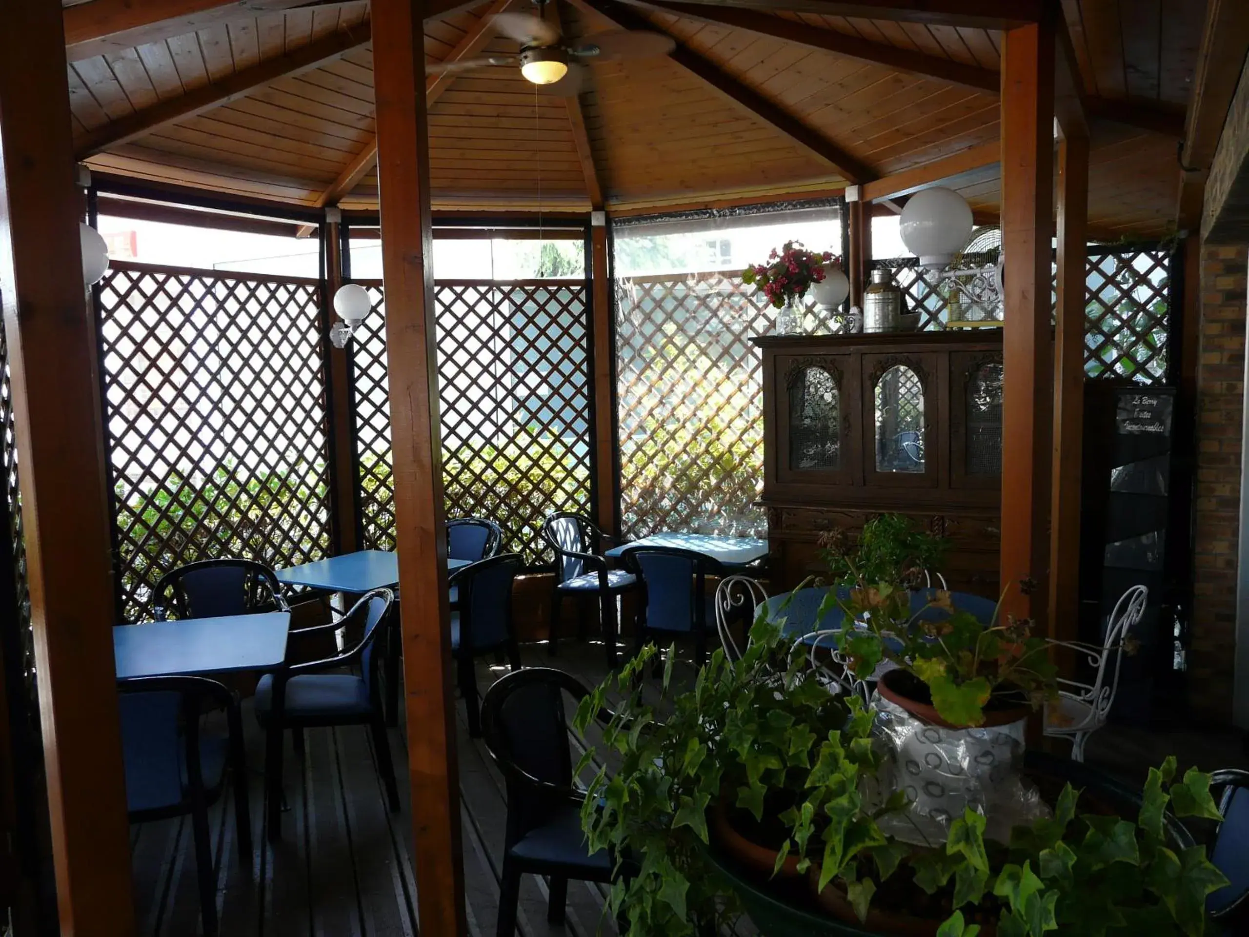 Balcony/Terrace, Restaurant/Places to Eat in Arche Hotel