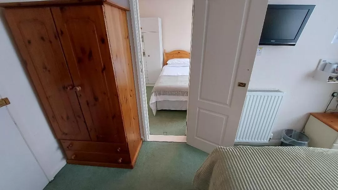 Bed, TV/Entertainment Center in The Clifton at Paignton