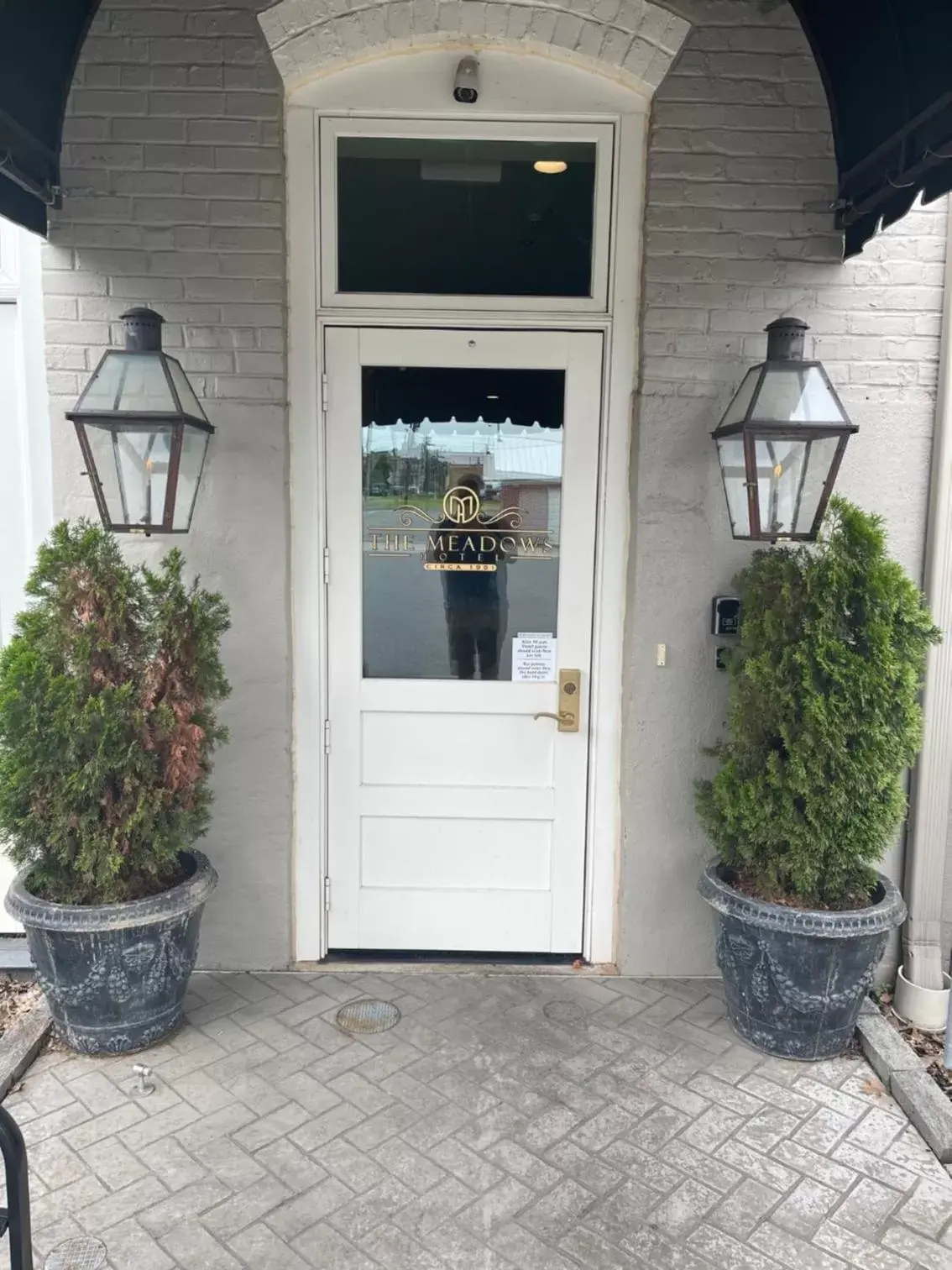 Facade/entrance in Meadows Hotel Facade/entrance in Meadows Hotel