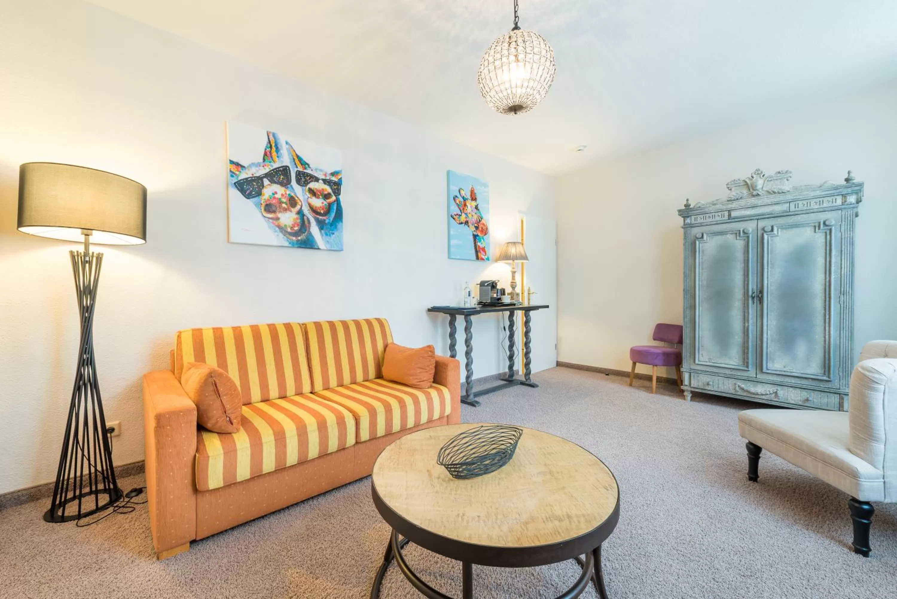 Photo of the whole room, Seating Area in Hotel Villa Waldfrieden