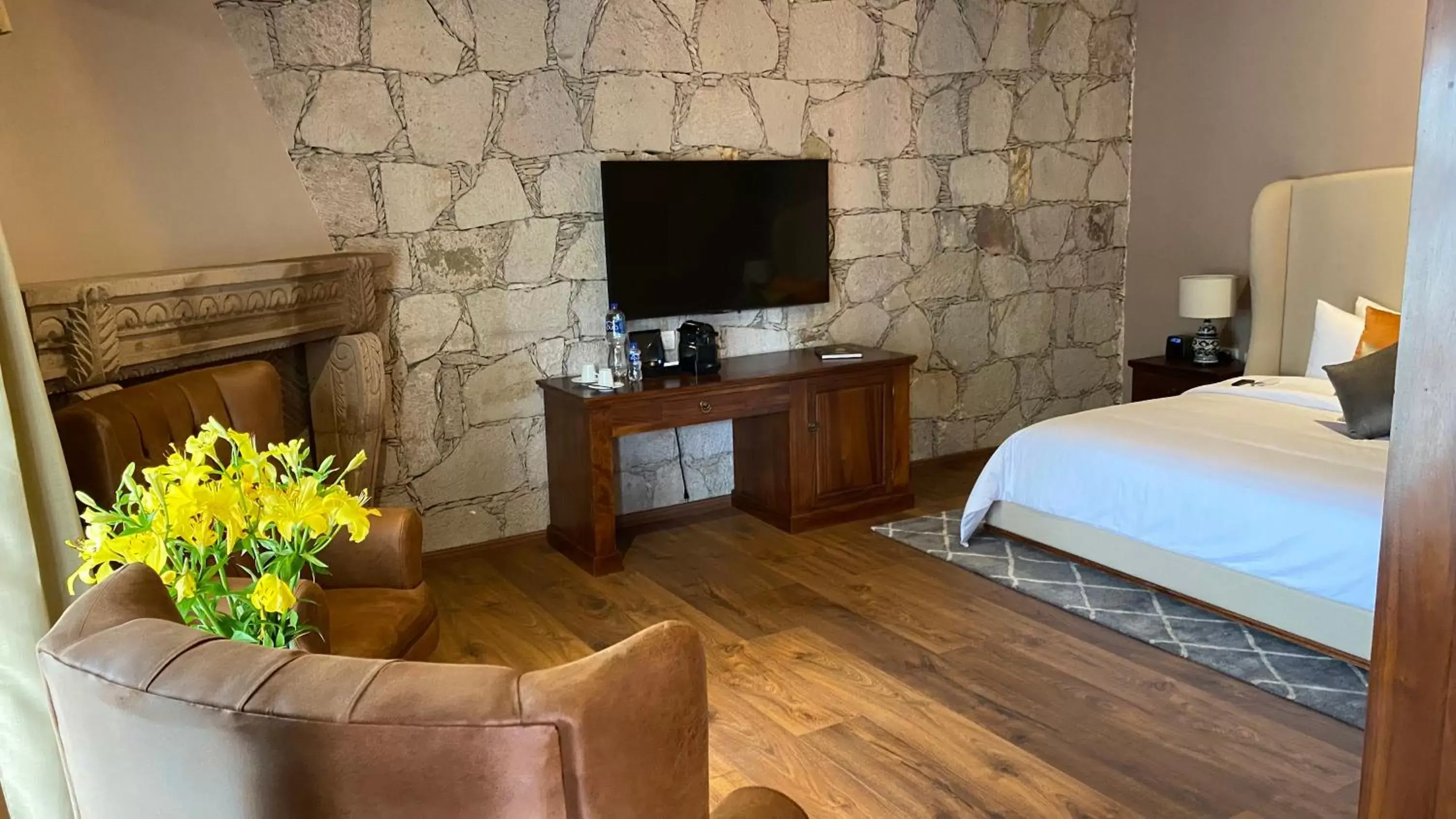 TV and multimedia, TV/Entertainment Center in Hotel Morelia Boutique Villa Italia