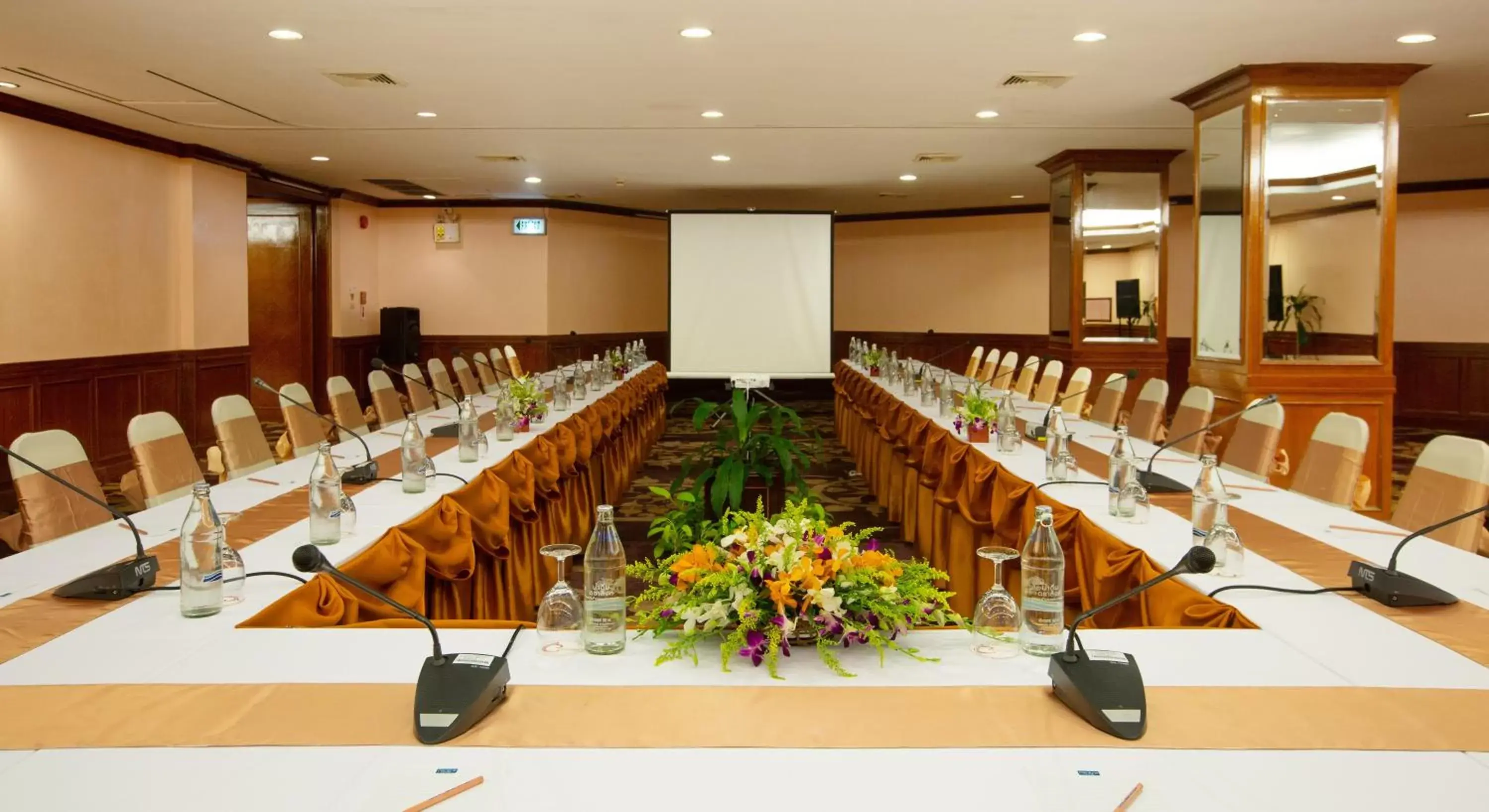 Meeting/conference room in Centra by Centara Hotel Mae Sot