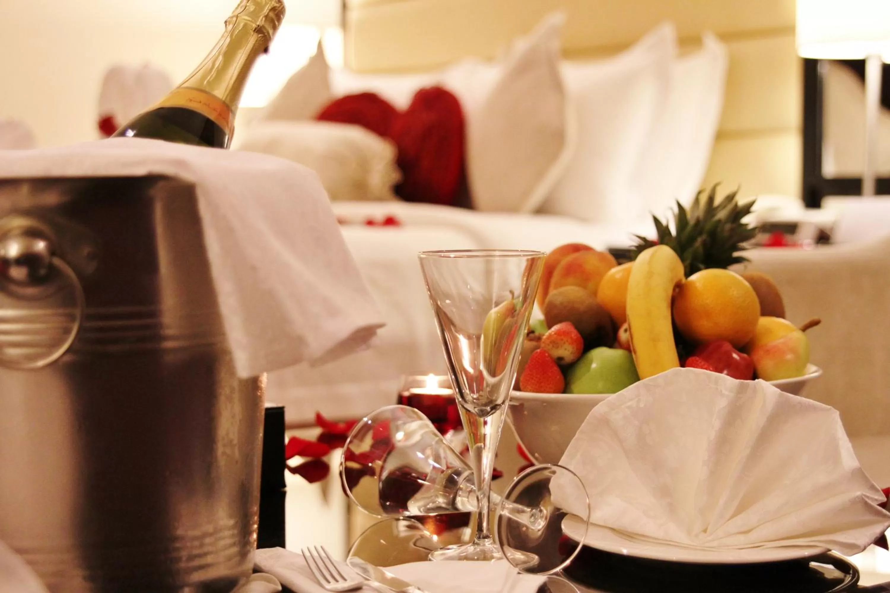 Food close-up, Bed in Carawan Al Fahad Hotel