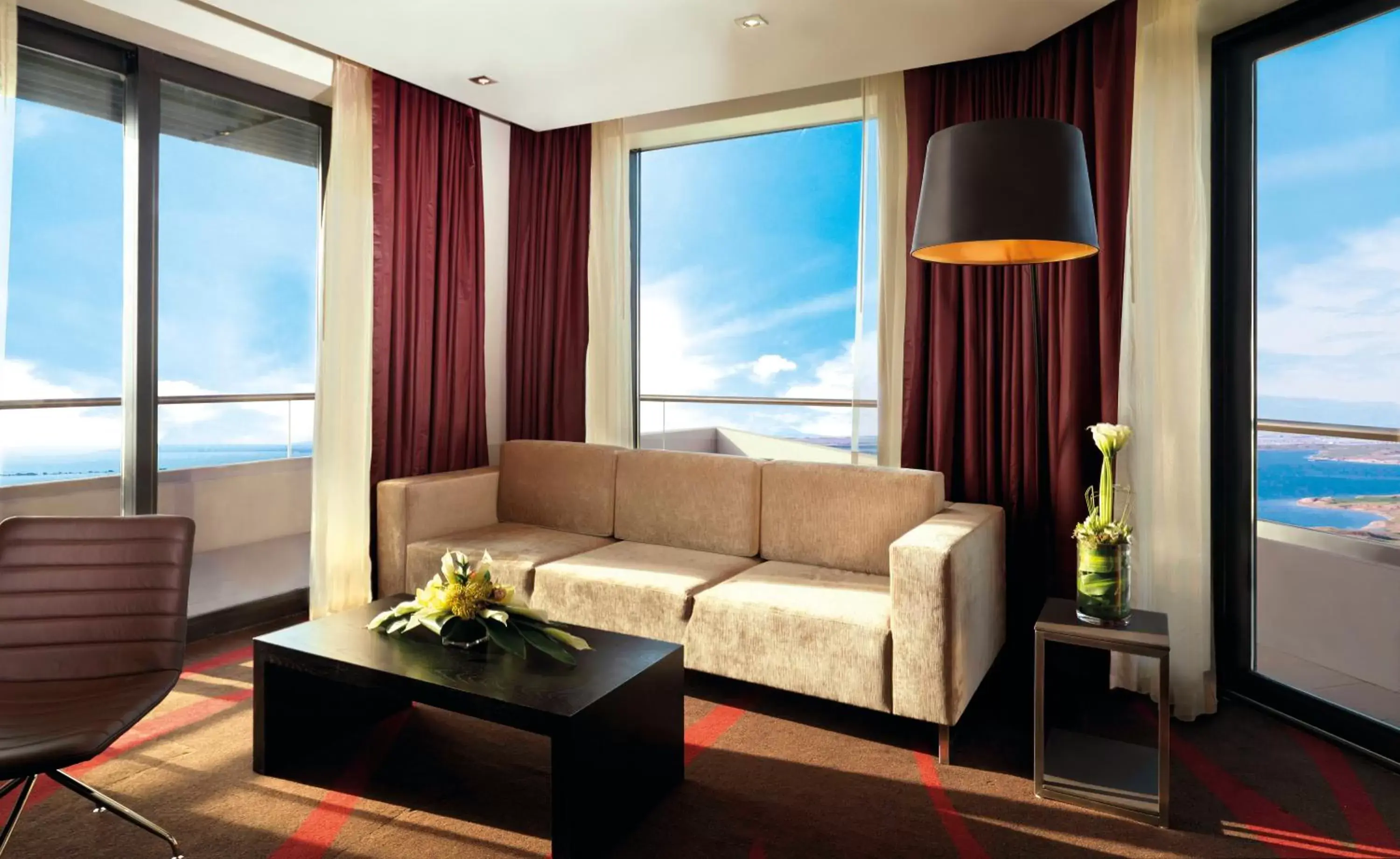 Living room, Seating Area in Radisson Blu Hotel, Abu Dhabi Yas Island