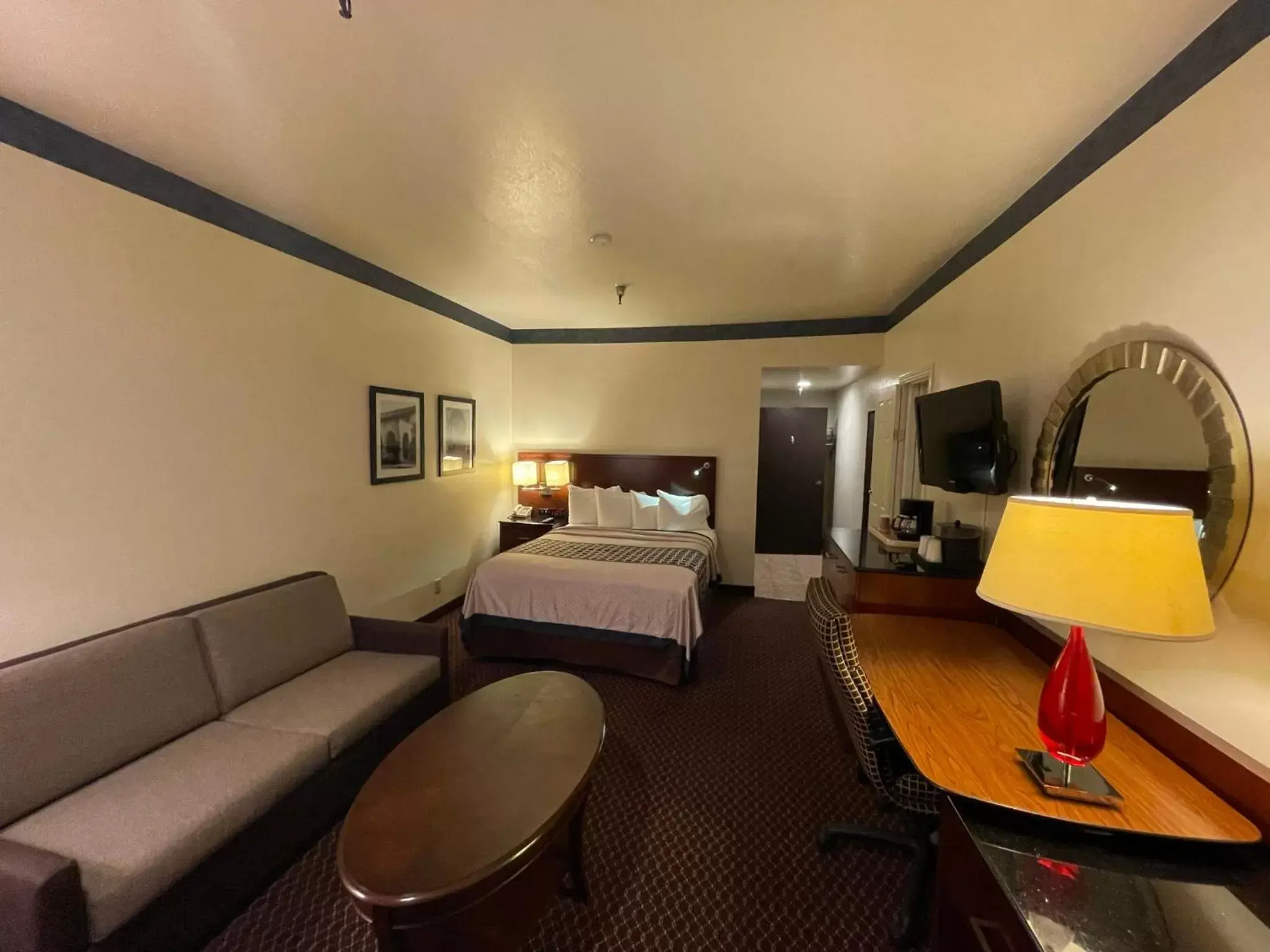 Bedroom, Bed in Oakridge Inn Bedroom, Bed in Oakridge Inn