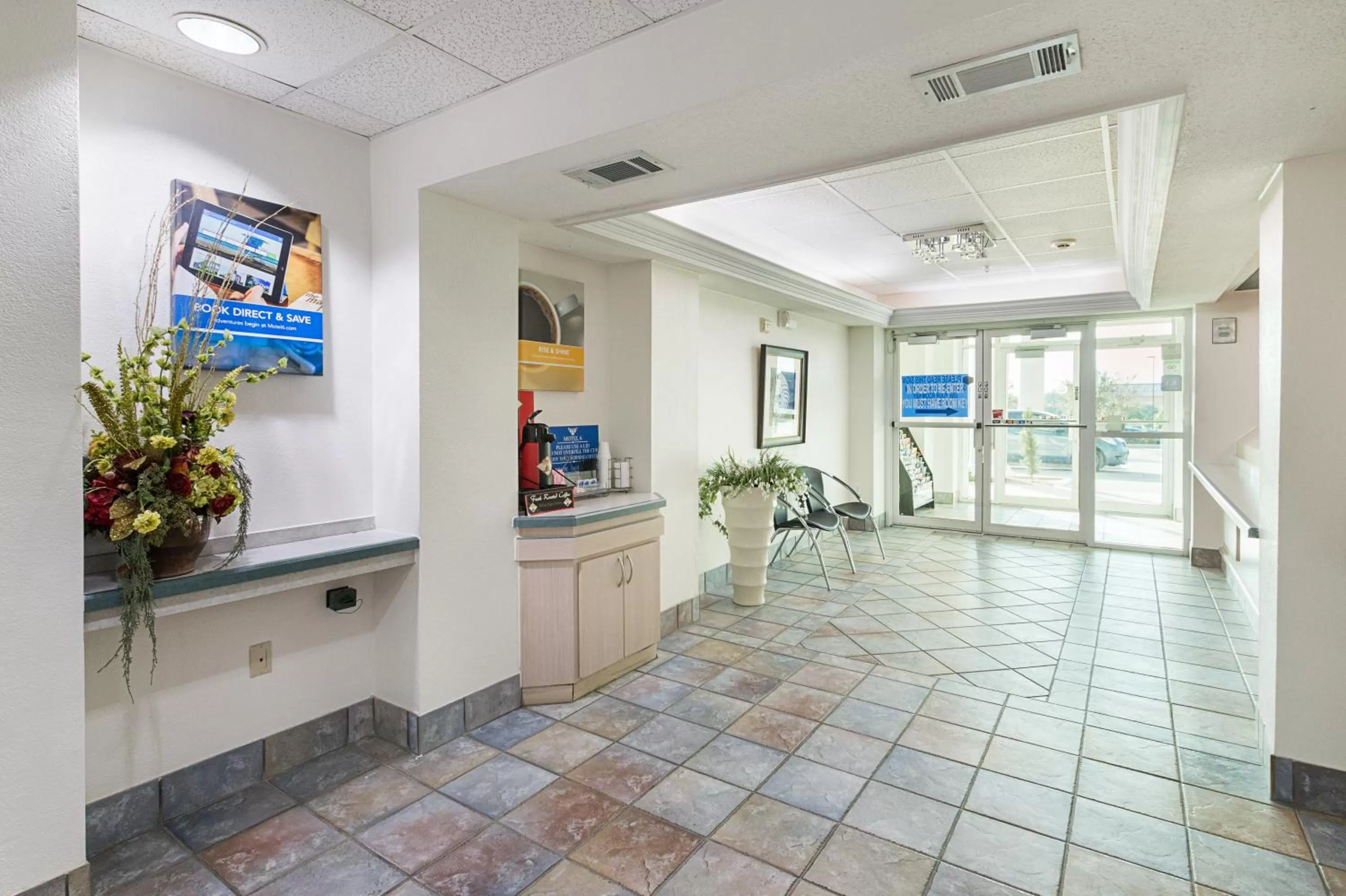 Lobby or reception in Motel 6-Weatherford, TX