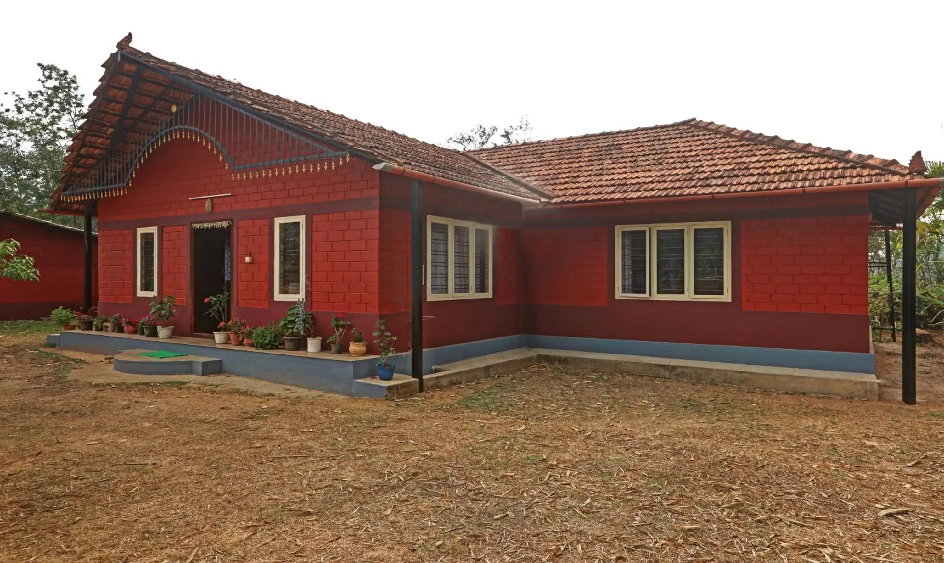 Property building in Hotel Allaranda Homestay Property building in Hotel Allaranda Homestay