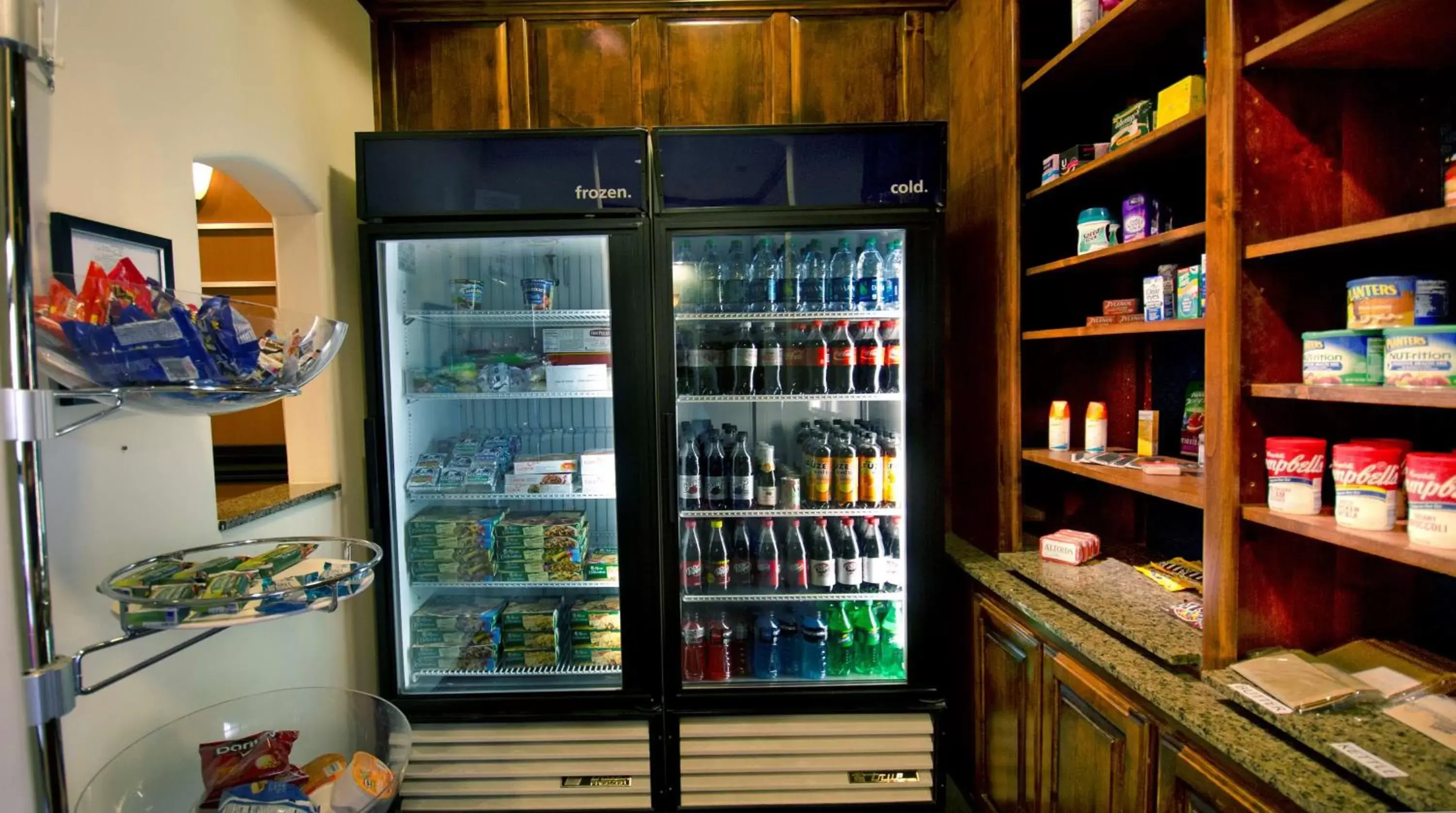 Restaurant/places to eat in Hampton Inn & Suites Gallup Restaurant/places to eat in Hampton Inn & Suites Gallup