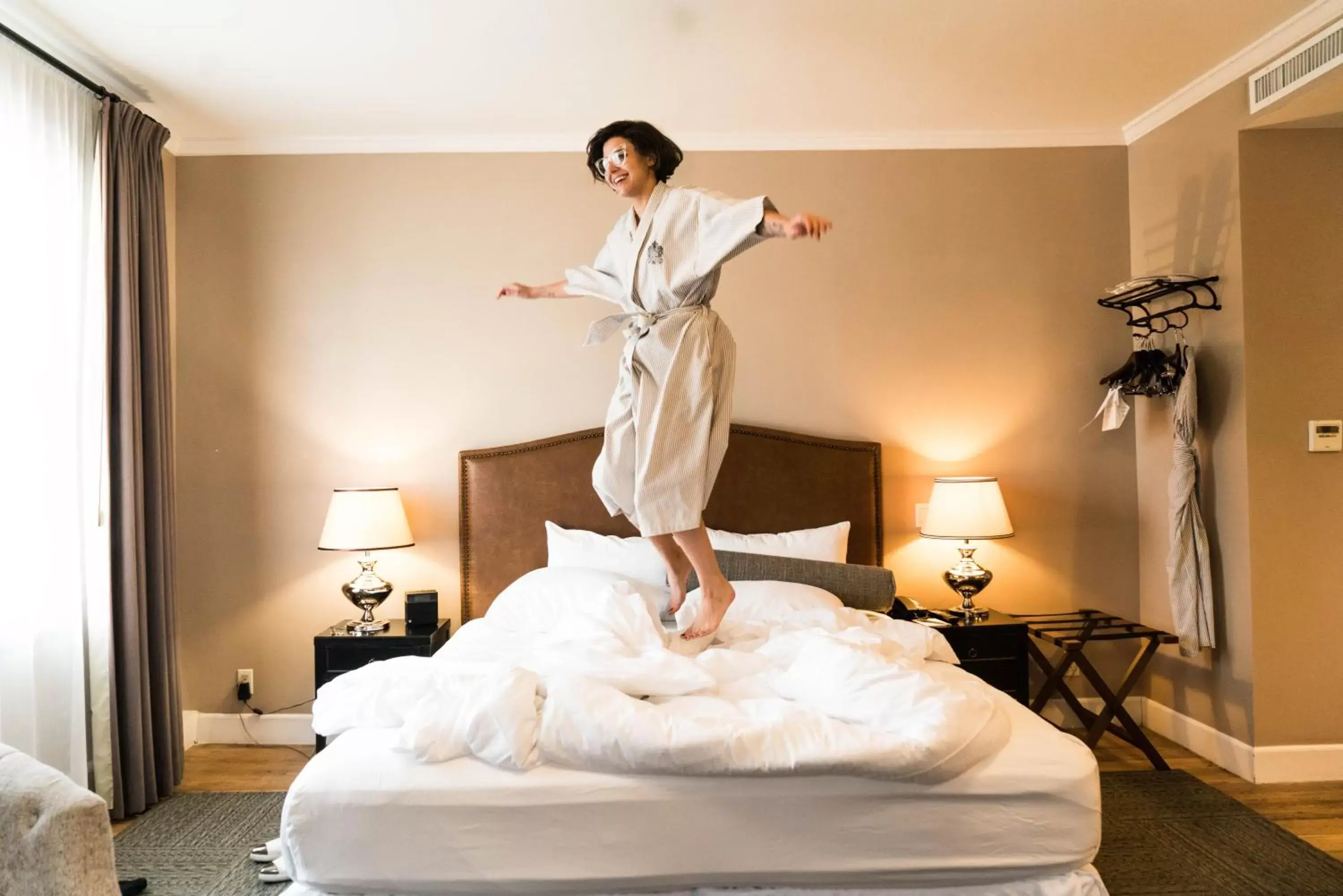 Bed in Hotel Normandie - Los Angeles