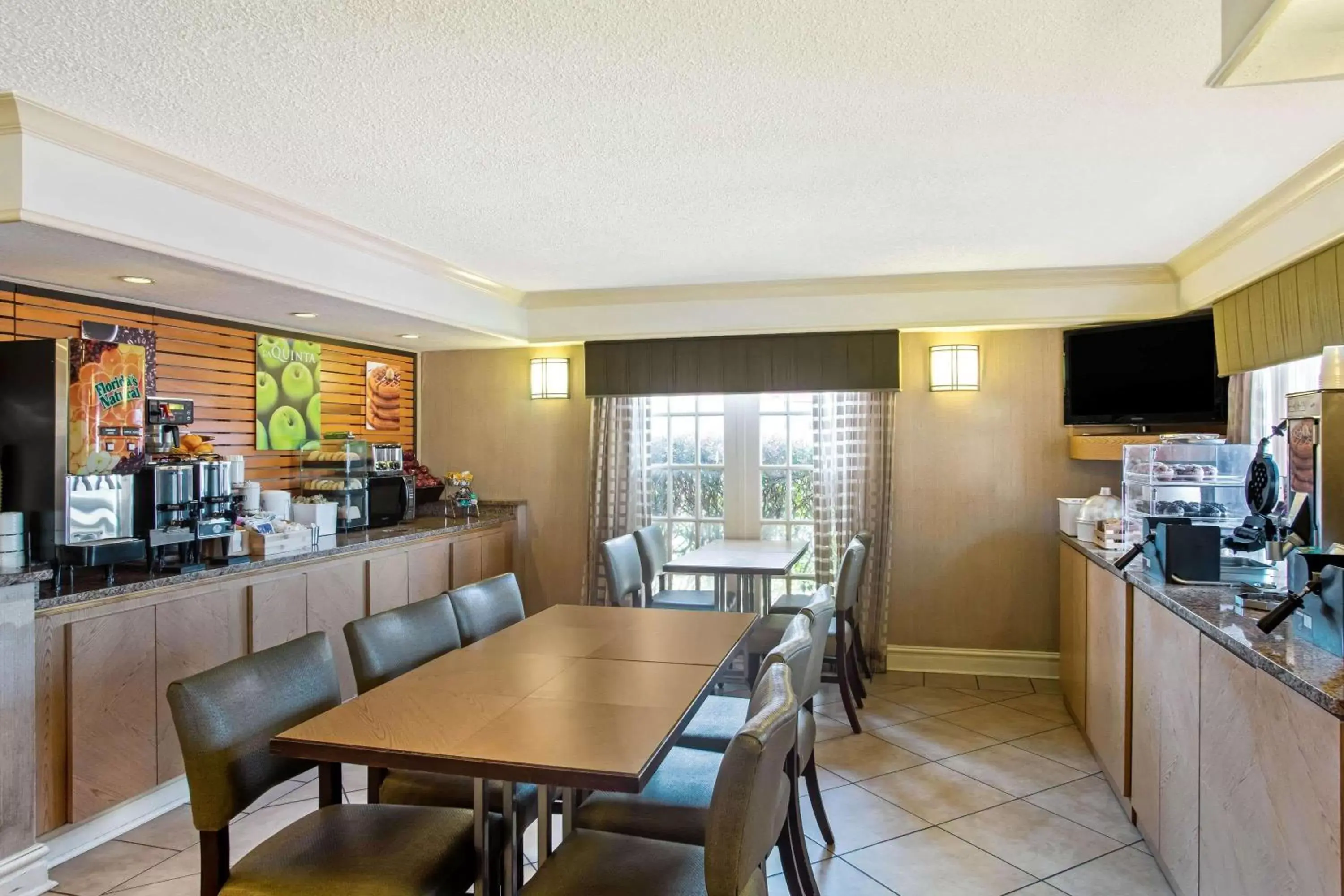 Restaurant/Places to Eat in La Quinta Inn by Wyndham Killeen - Fort Hood