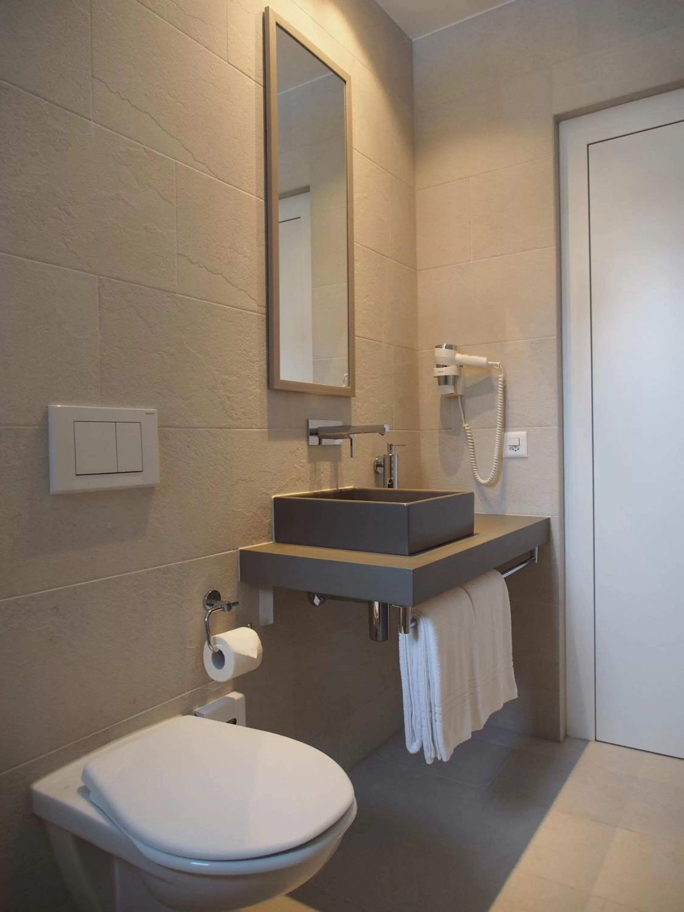 Shower in Hotel Edelweiss