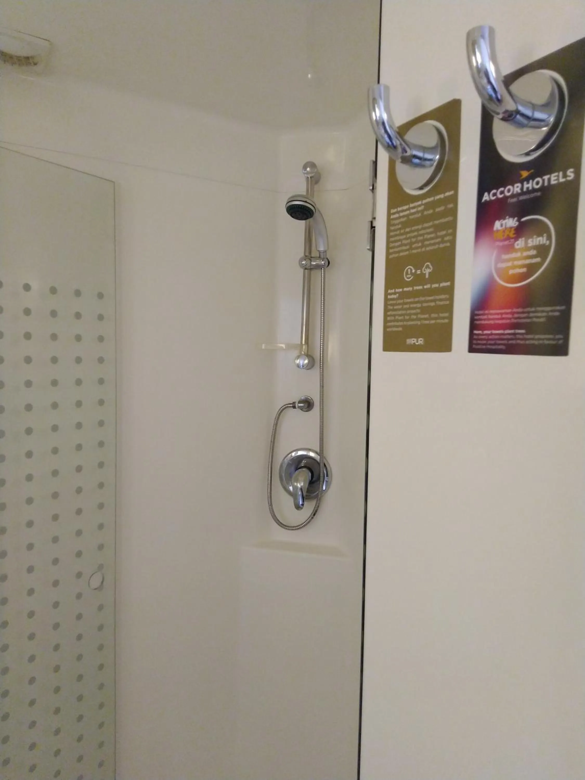 Shower in Ibis Bali Kuta