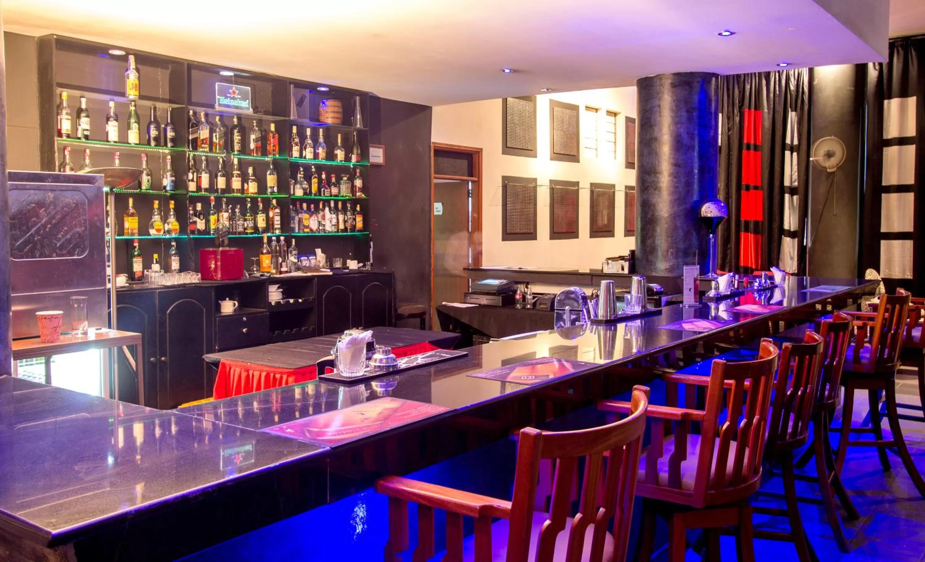 Lounge or bar in The Panari Hotel - Near Jomo Kenyatta International Airport