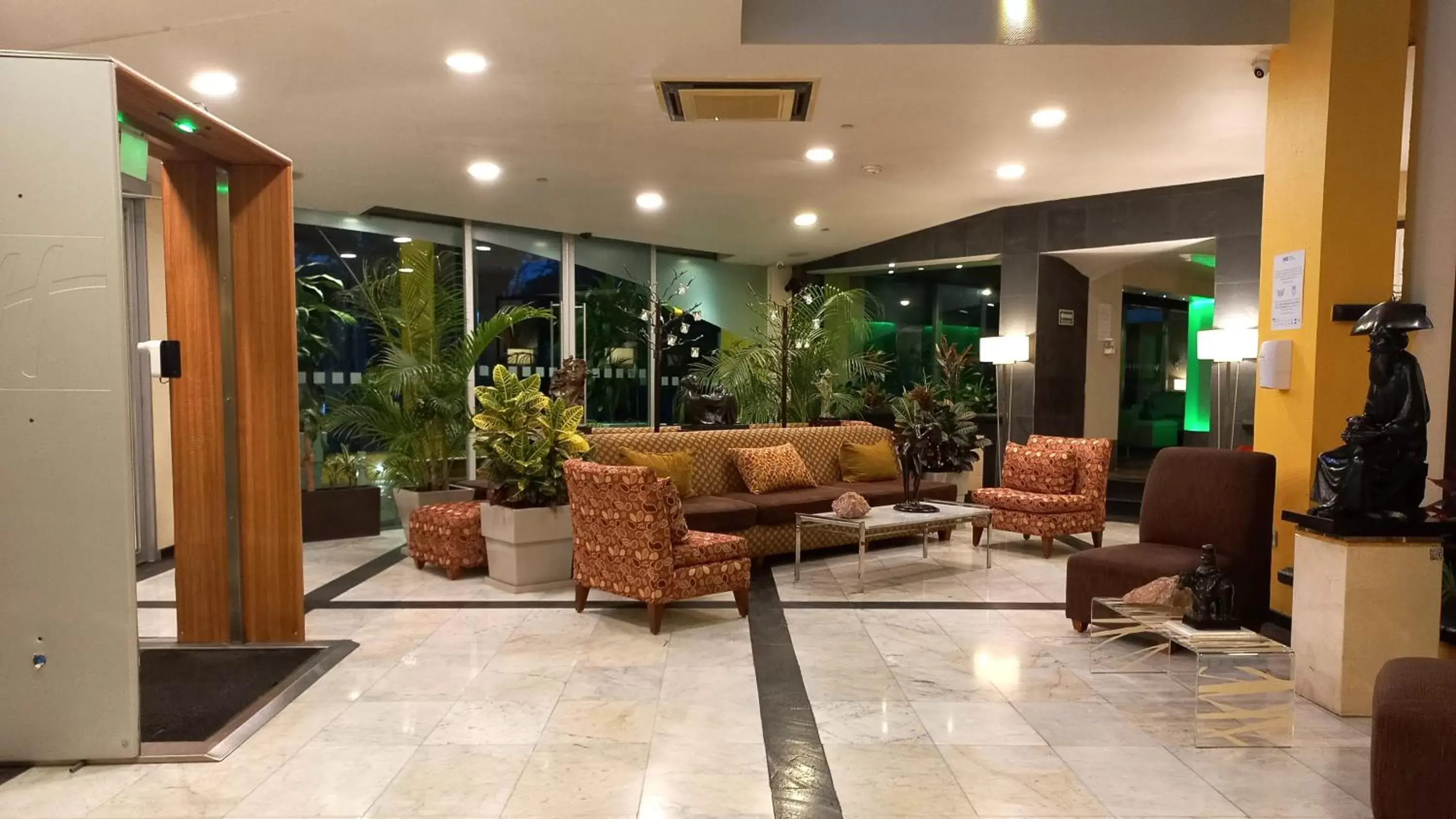 Lobby or reception, Lobby/Reception in Holiday Inn Cuernavaca, an IHG Hotel