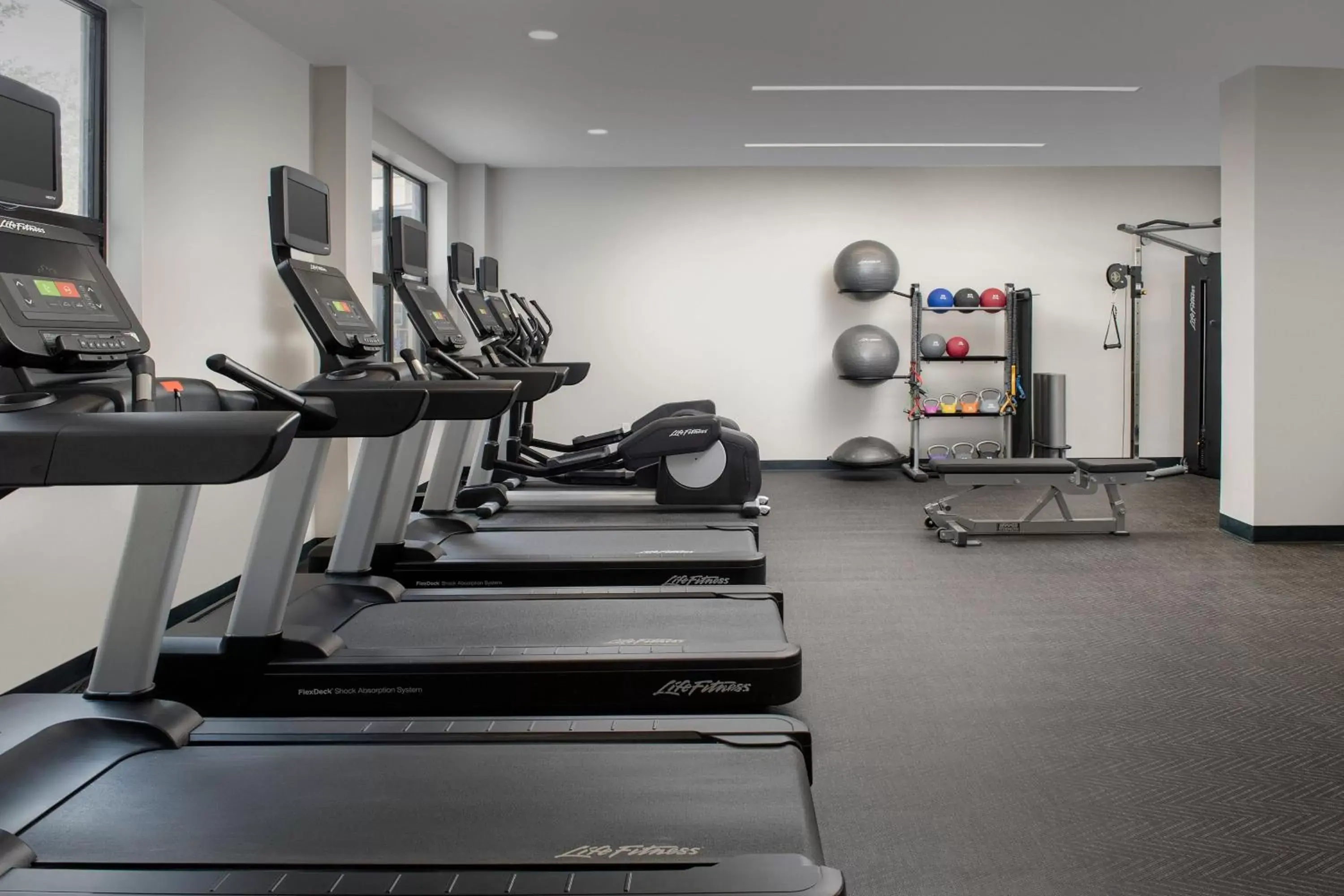 Fitness centre/facilities, Fitness Center/Facilities in Courtyard by Marriott Savannah Downtown - Historic District