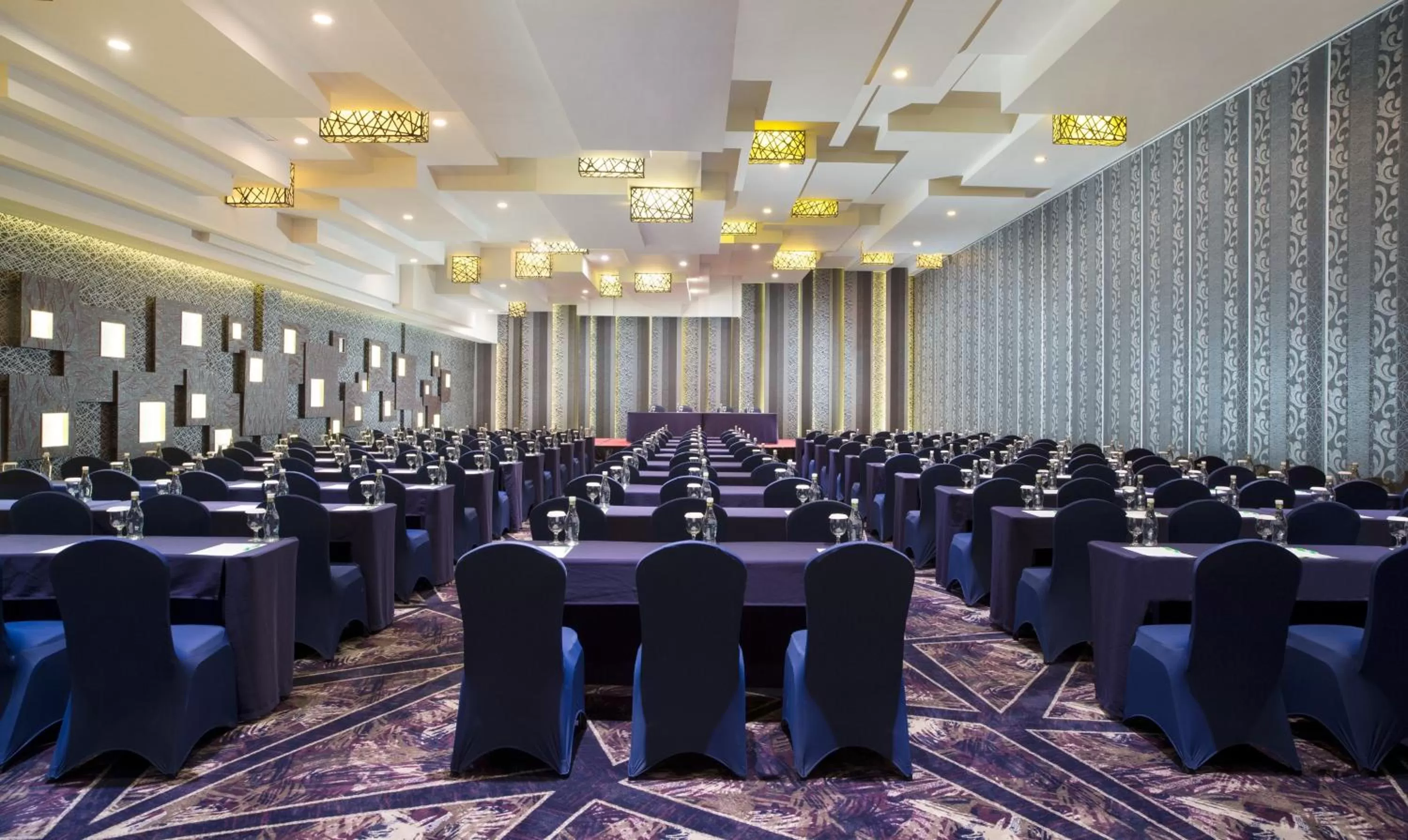 Meeting/conference room in Holiday Inn Cikarang Jababeka by IHG