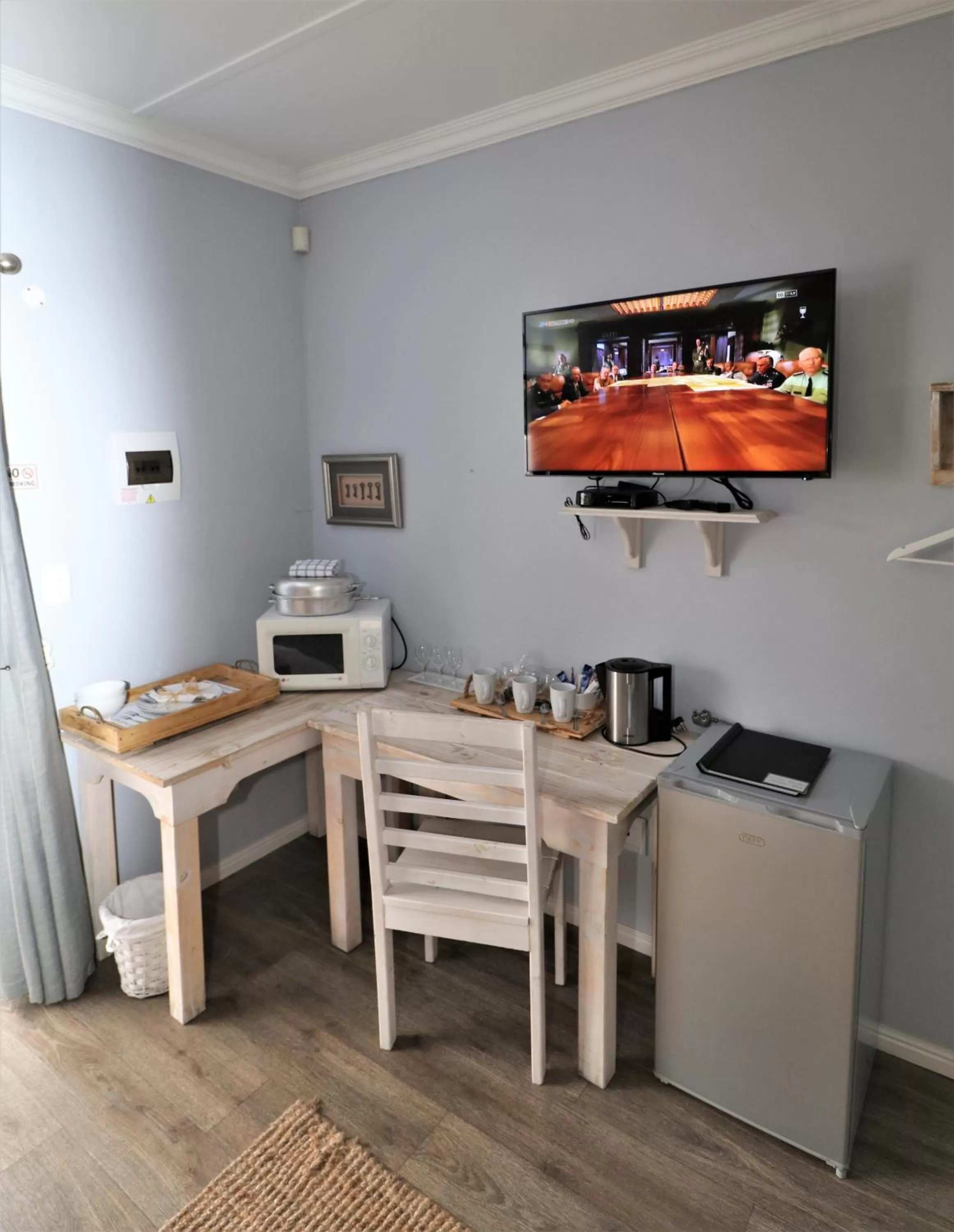 TV and multimedia, TV/Entertainment Center in Tiende Laan Bed & Breakfast and Self-Catering