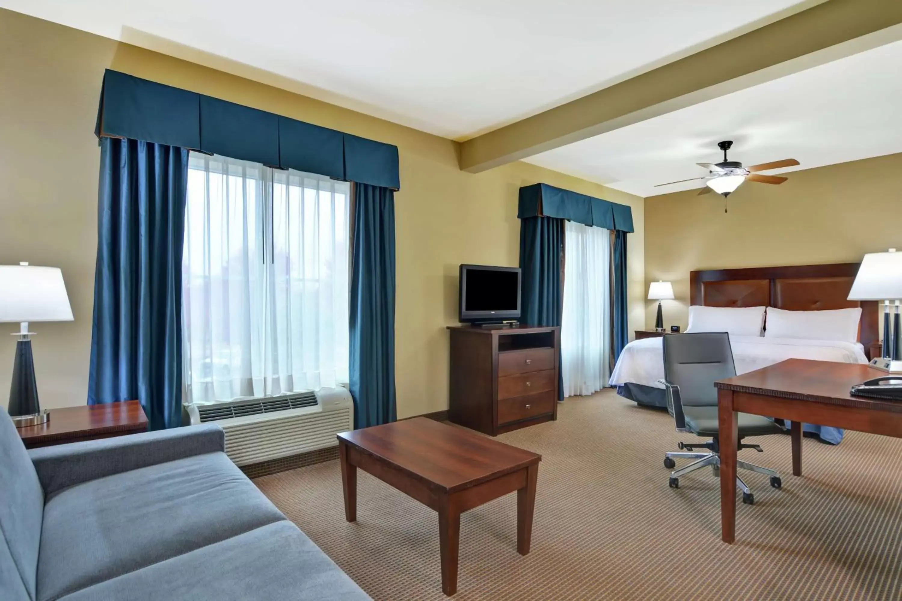 Bedroom, Seating Area in Homewood Suites by Hilton Fayetteville