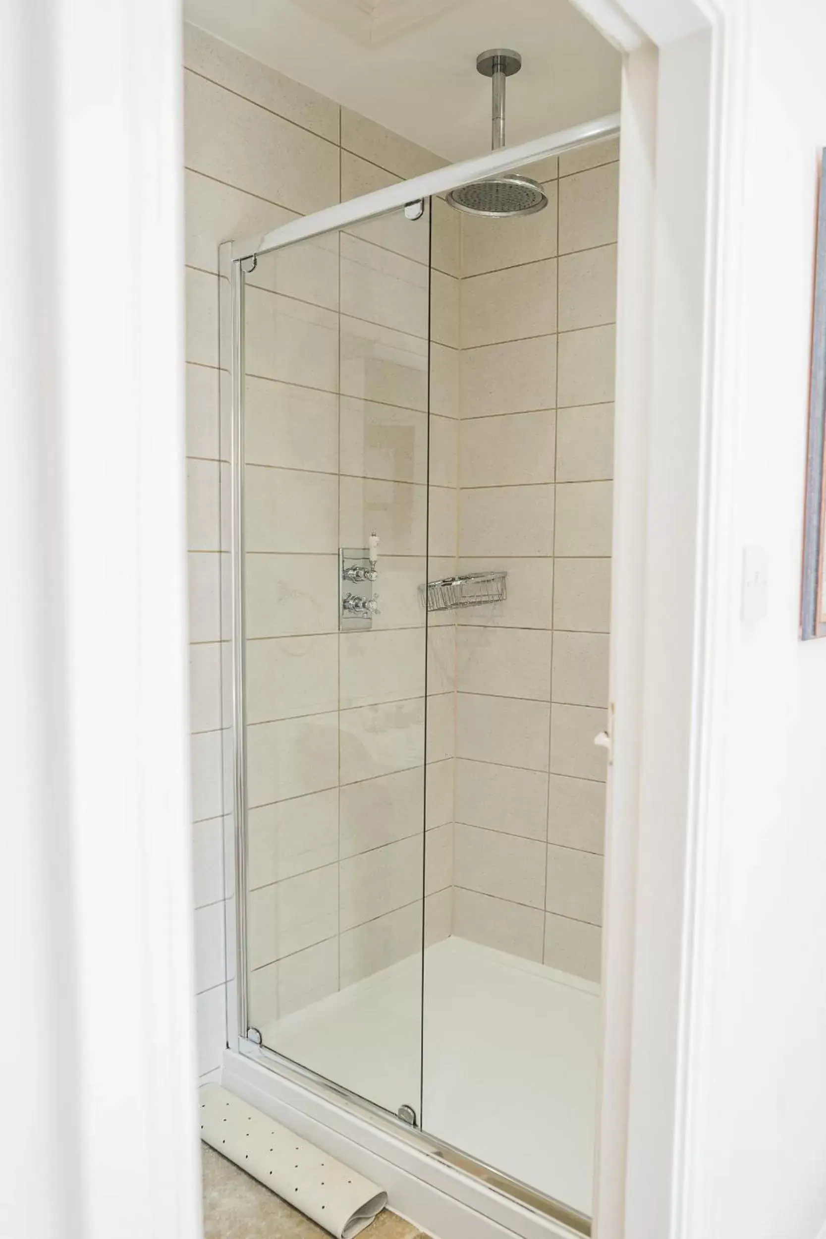 Shower, Bathroom in The Old Hall Inn