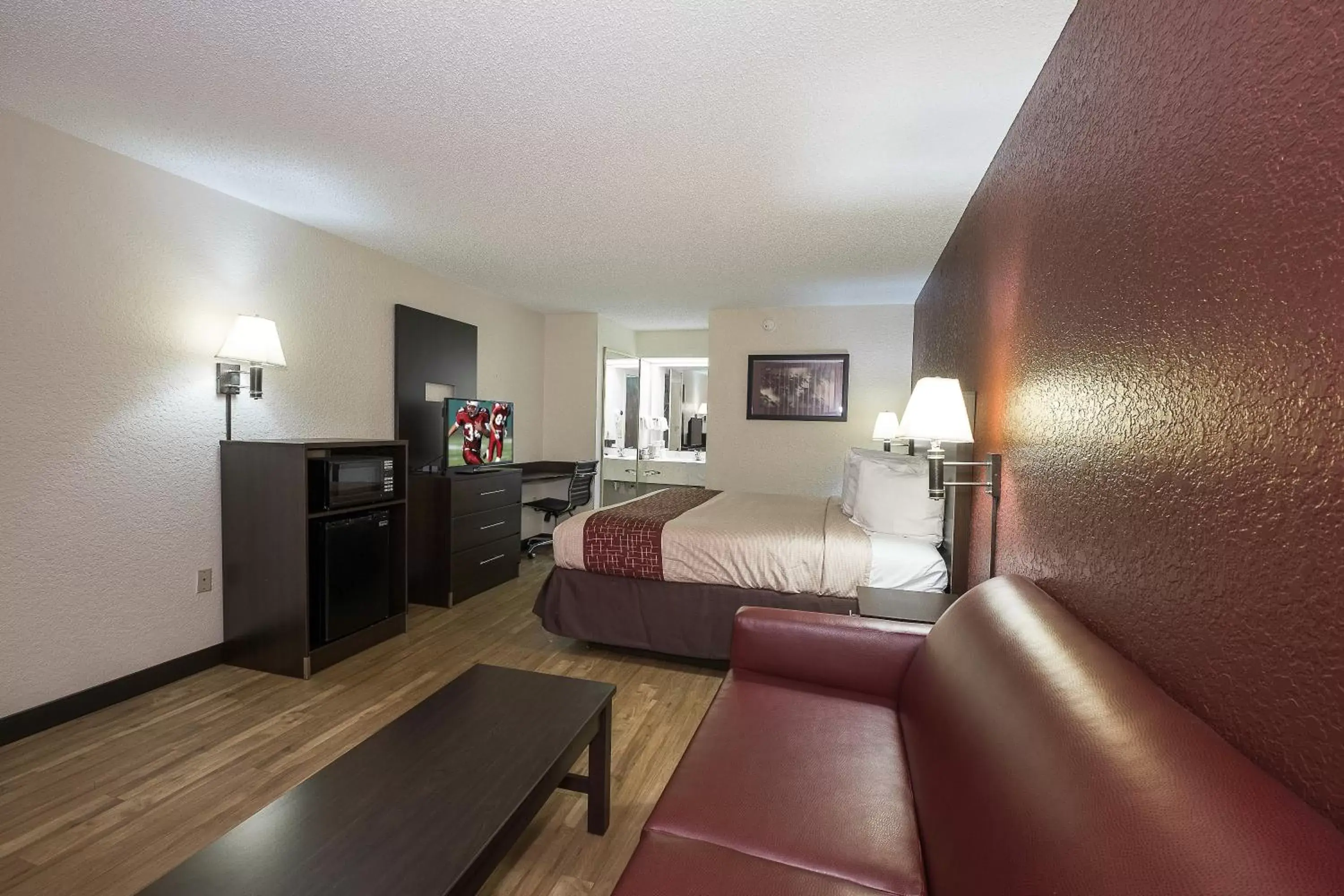 Bedroom, Seating Area in Red Roof Inn Kingsland