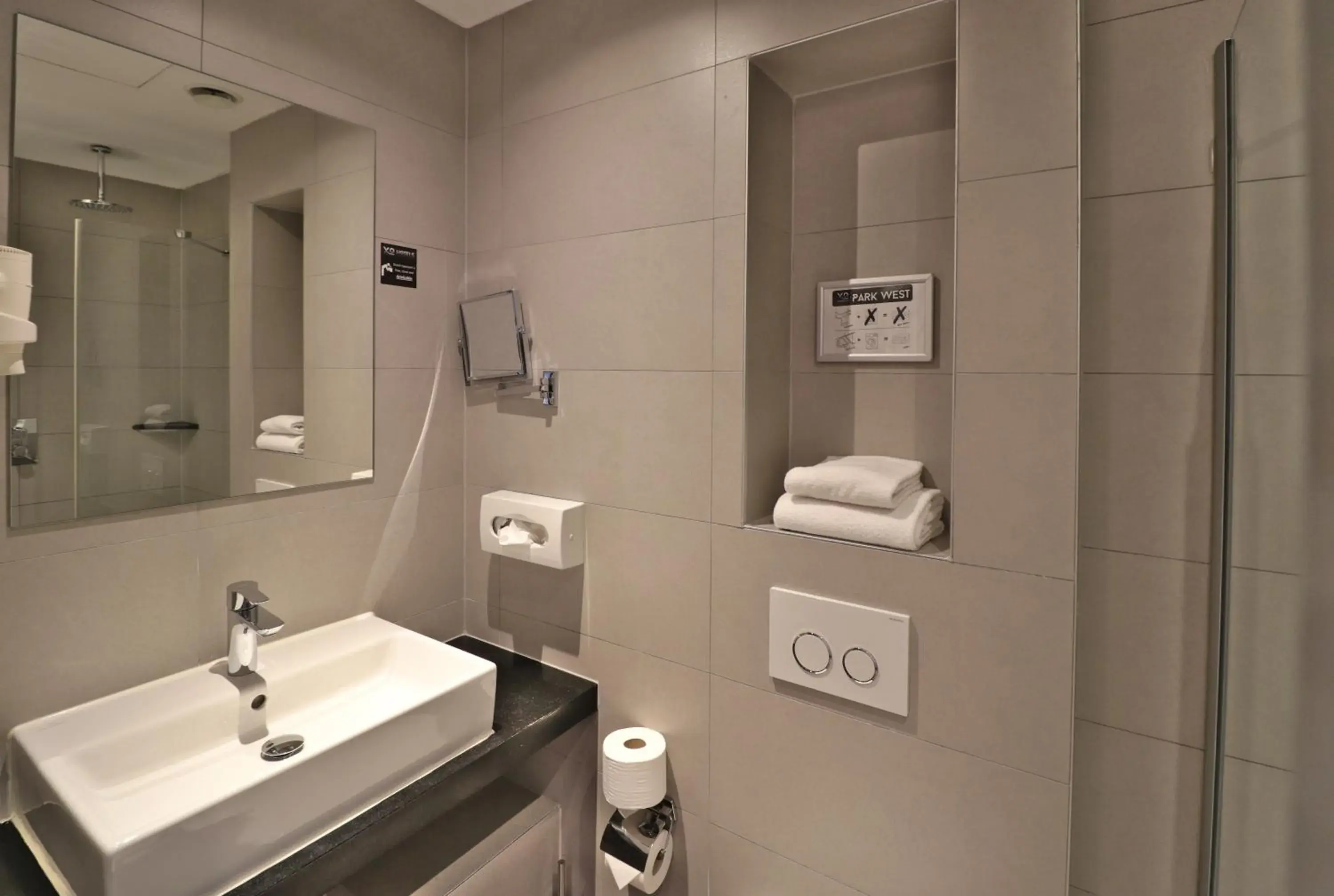 Bathroom in XO Hotels Park West