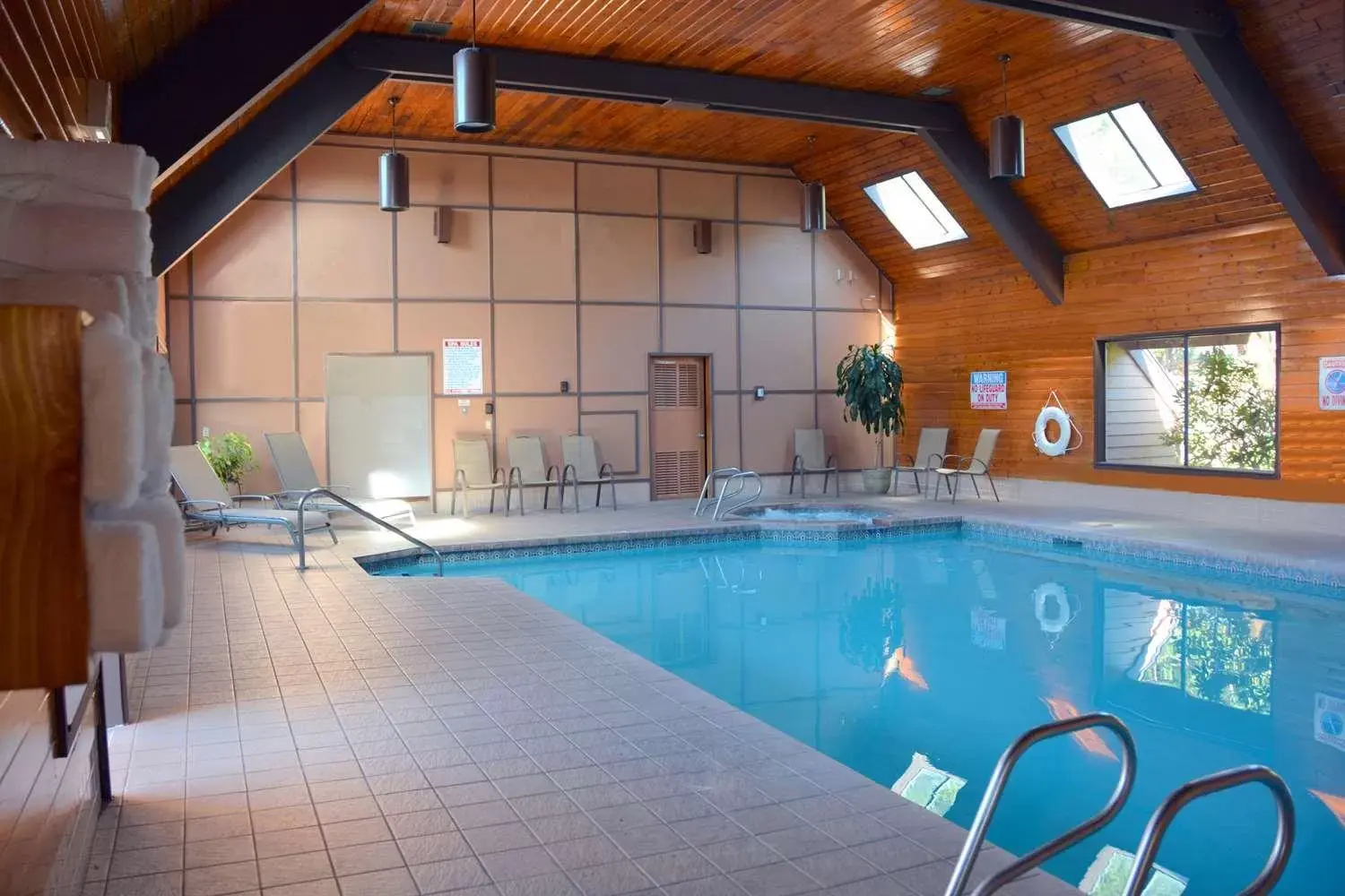 Swimming Pool in SureStay Plus Hotel by Best Western Gold Beach