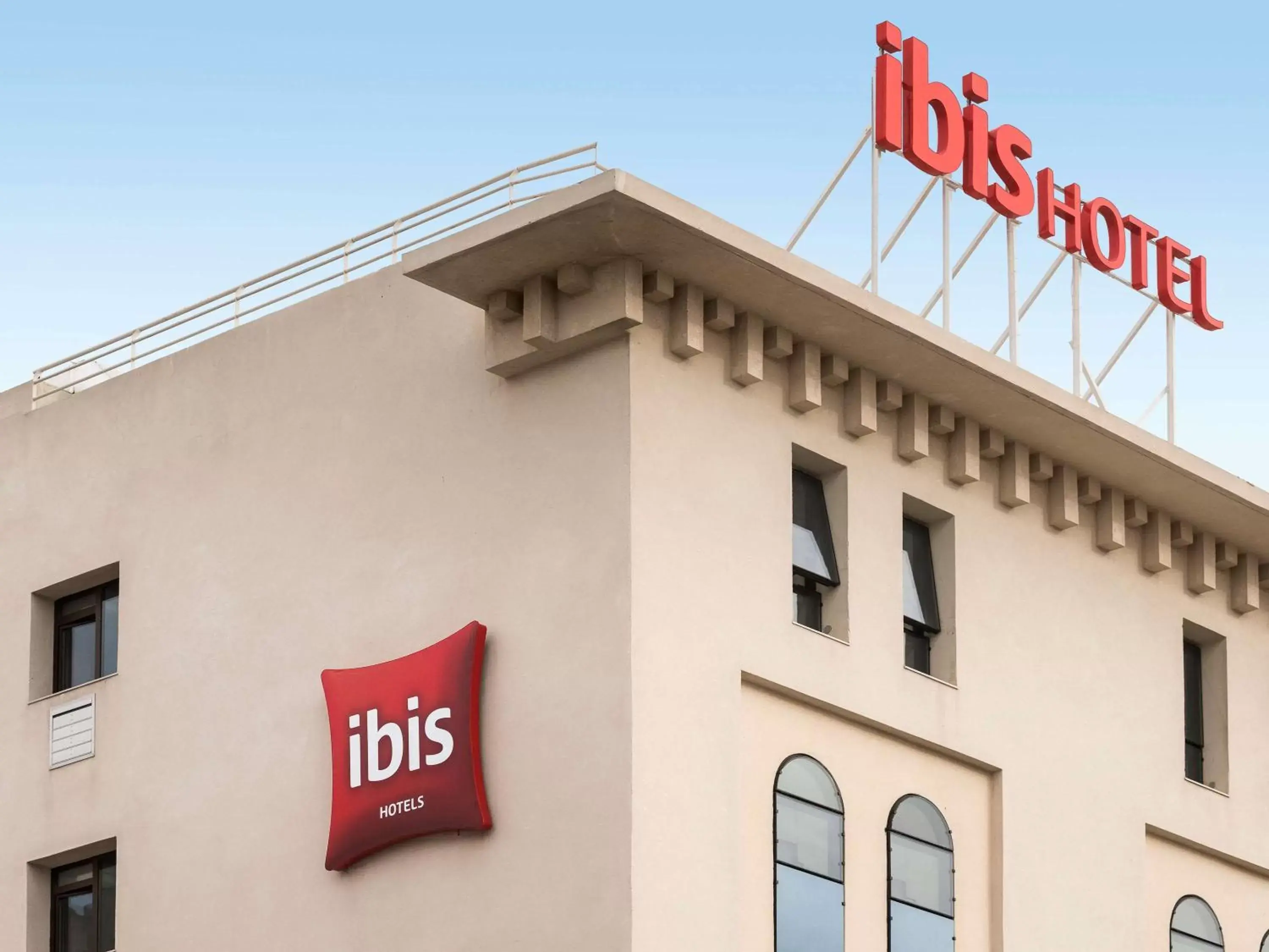 Property building, Property Logo/Sign in Ibis Tunis