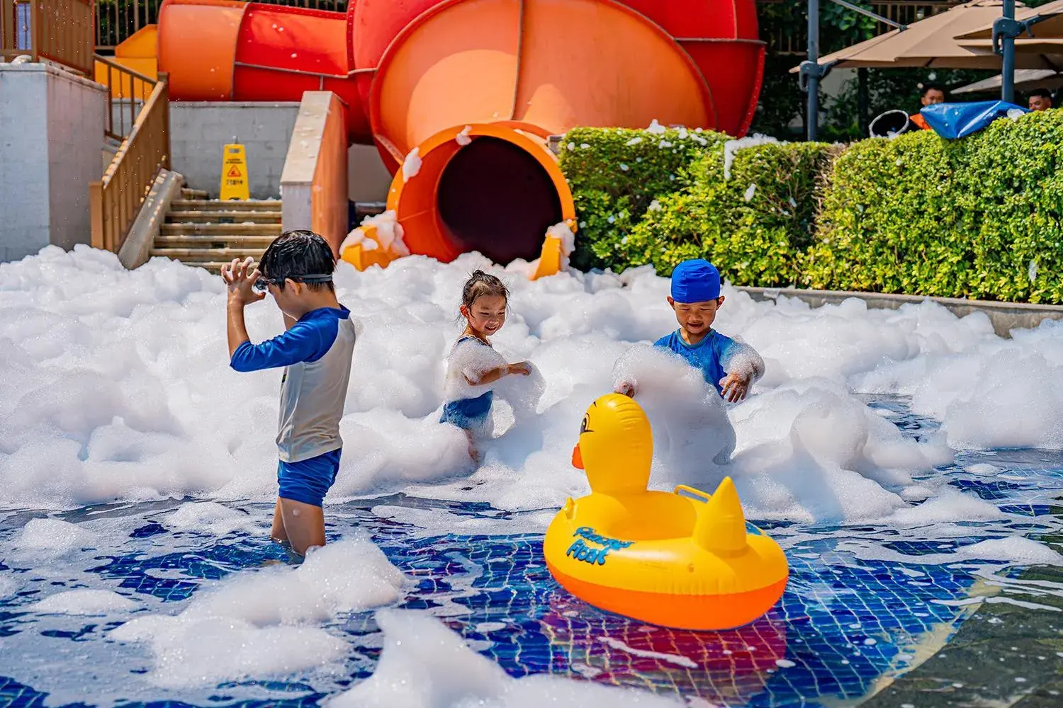 Children play ground, Children in Goodview Hotel Sangem Tangxia