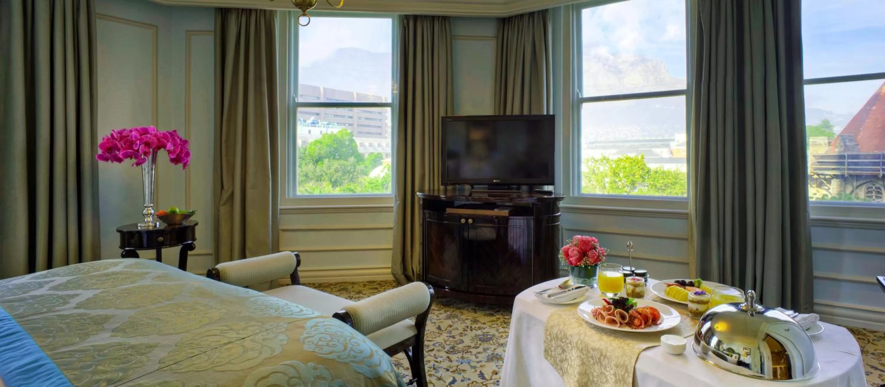 Bed in Taj Cape Town