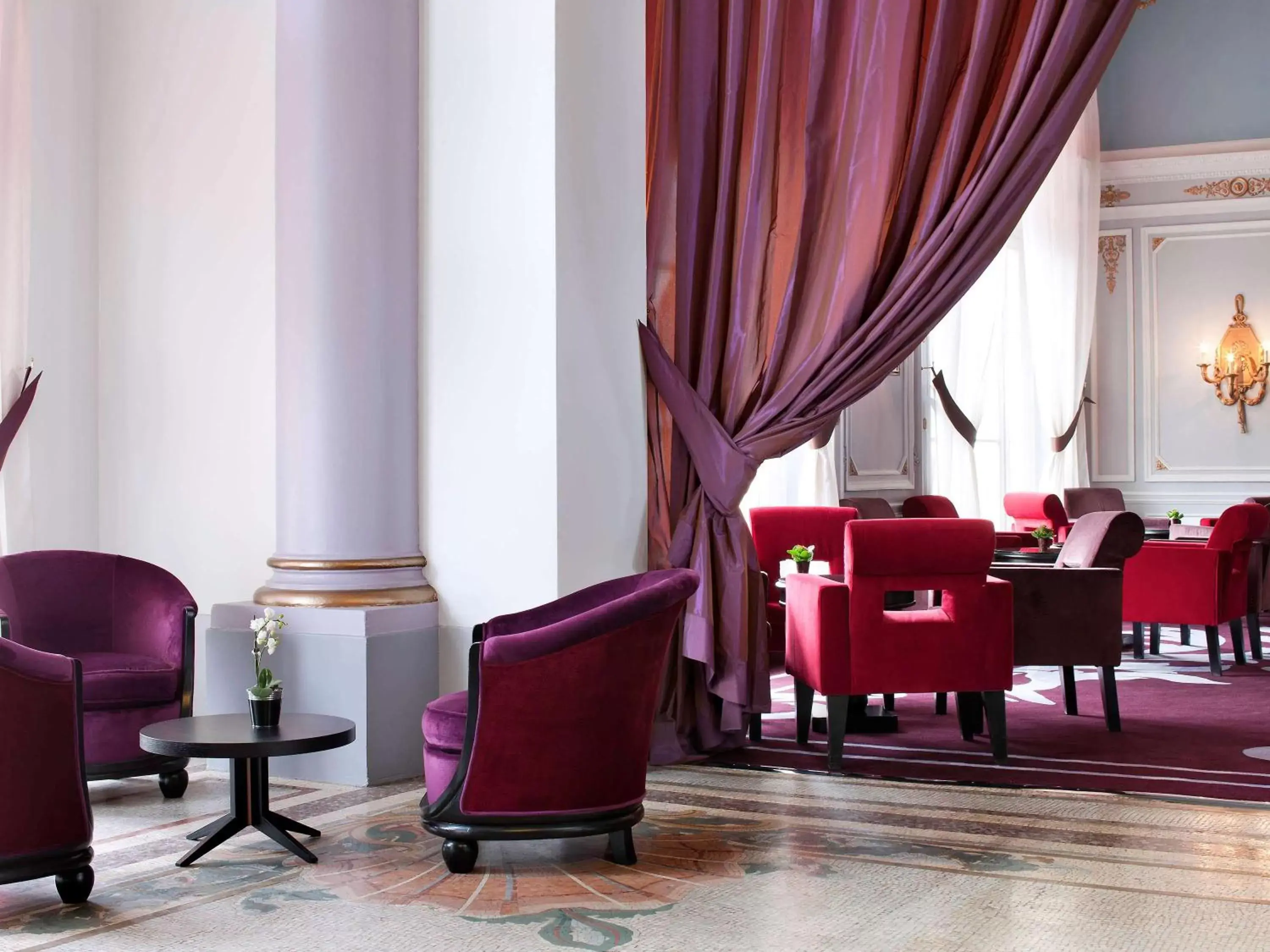 Lounge or bar, Seating Area in Le Grand Hotel de Cabourg - MGallery Hotel Collection