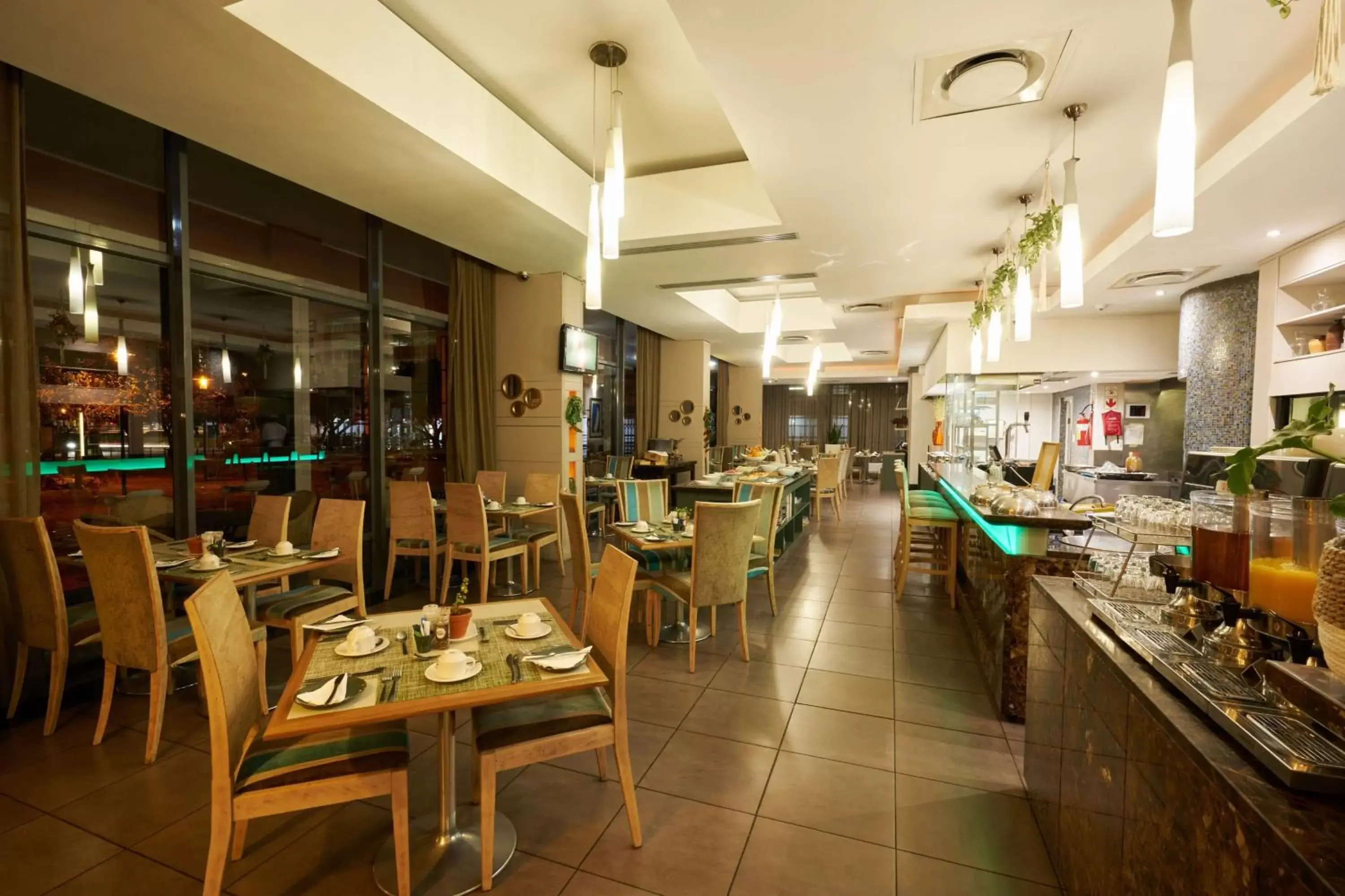 Restaurant/Places to Eat in Protea Hotel by Marriott Cape Town North Wharf