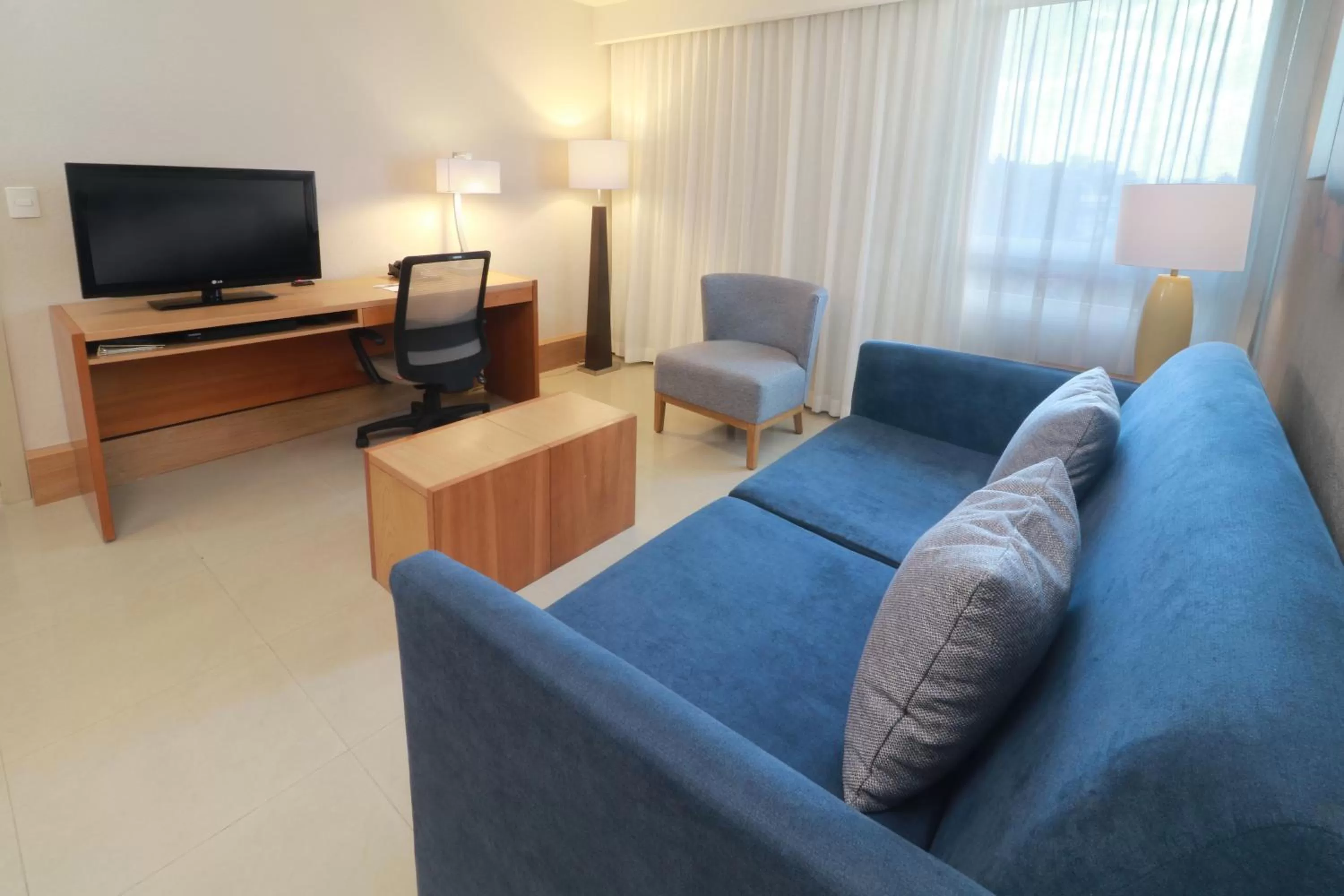 Photo of the whole room in Staybridge Suites Guadalajara Expo by IHG