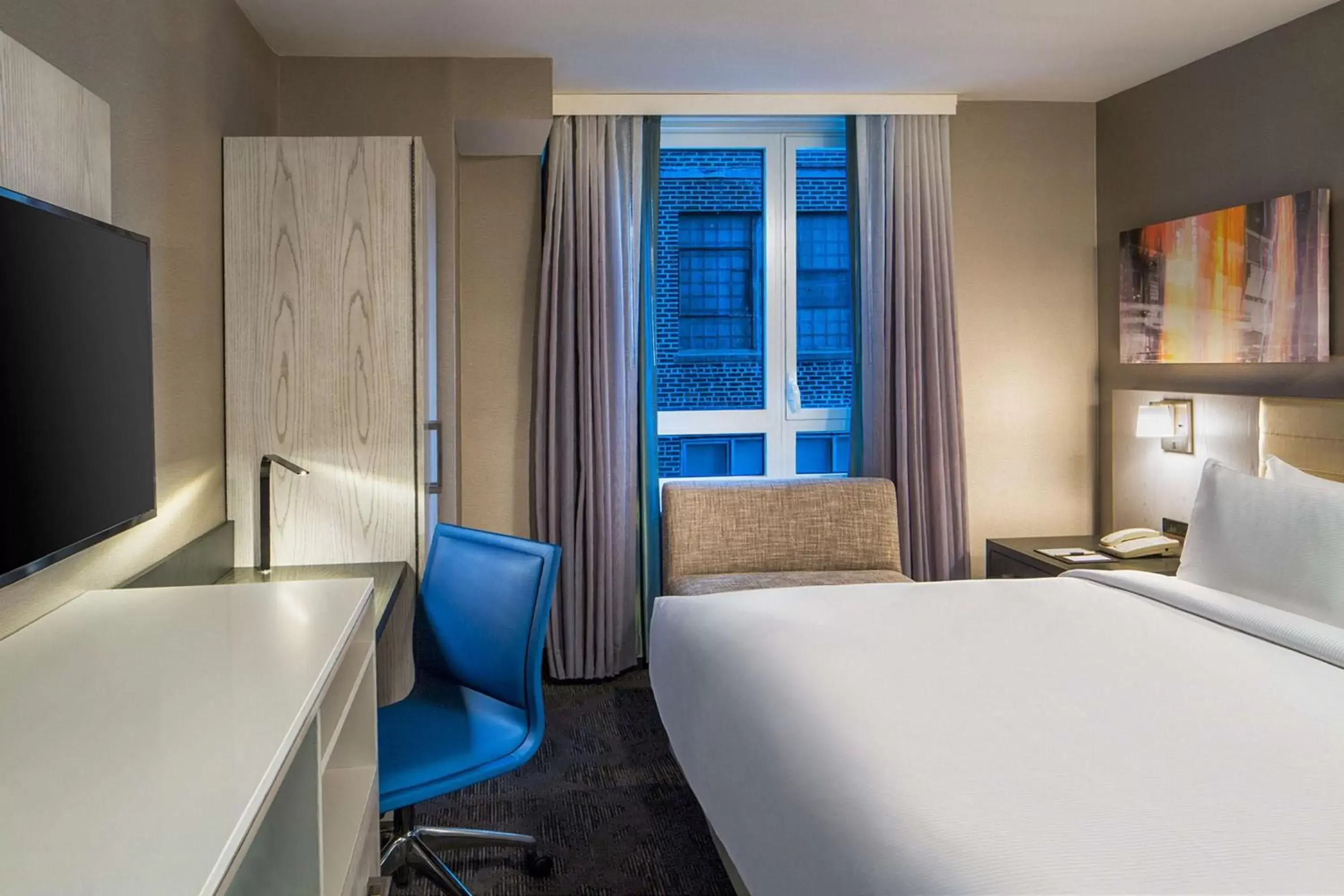 Bedroom in Doubletree By Hilton New York Times Square West